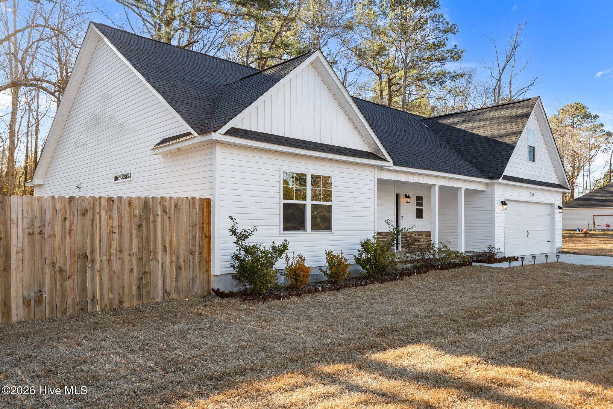 100553679 | Photo 36