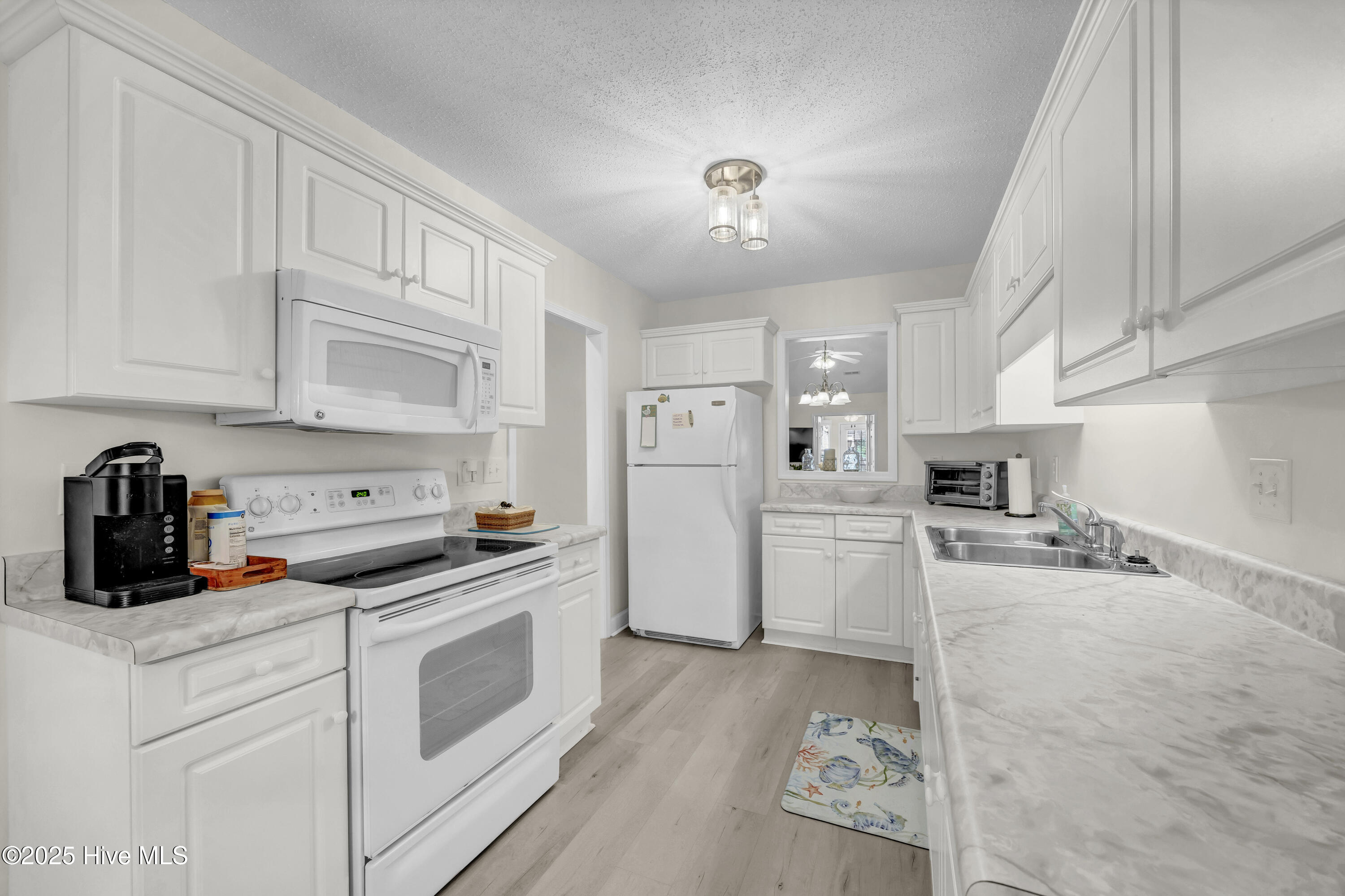 100545901 | Photo 21