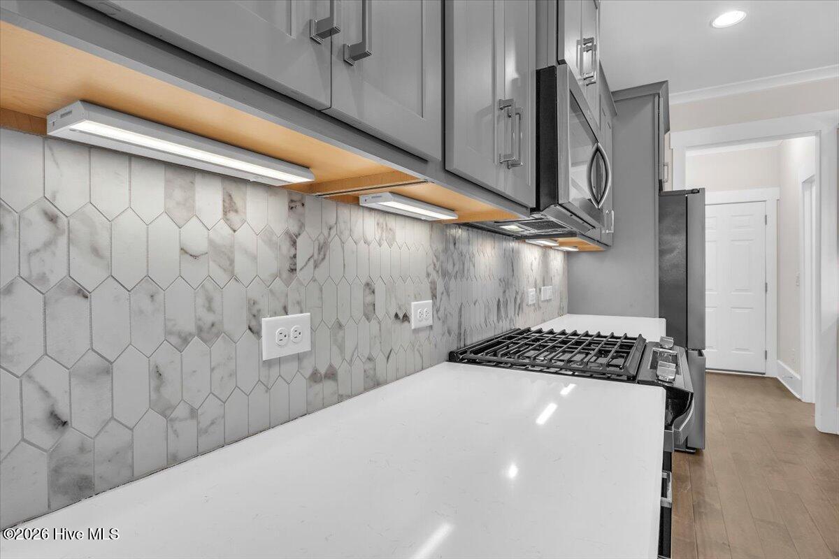 100548797 | Photo 41