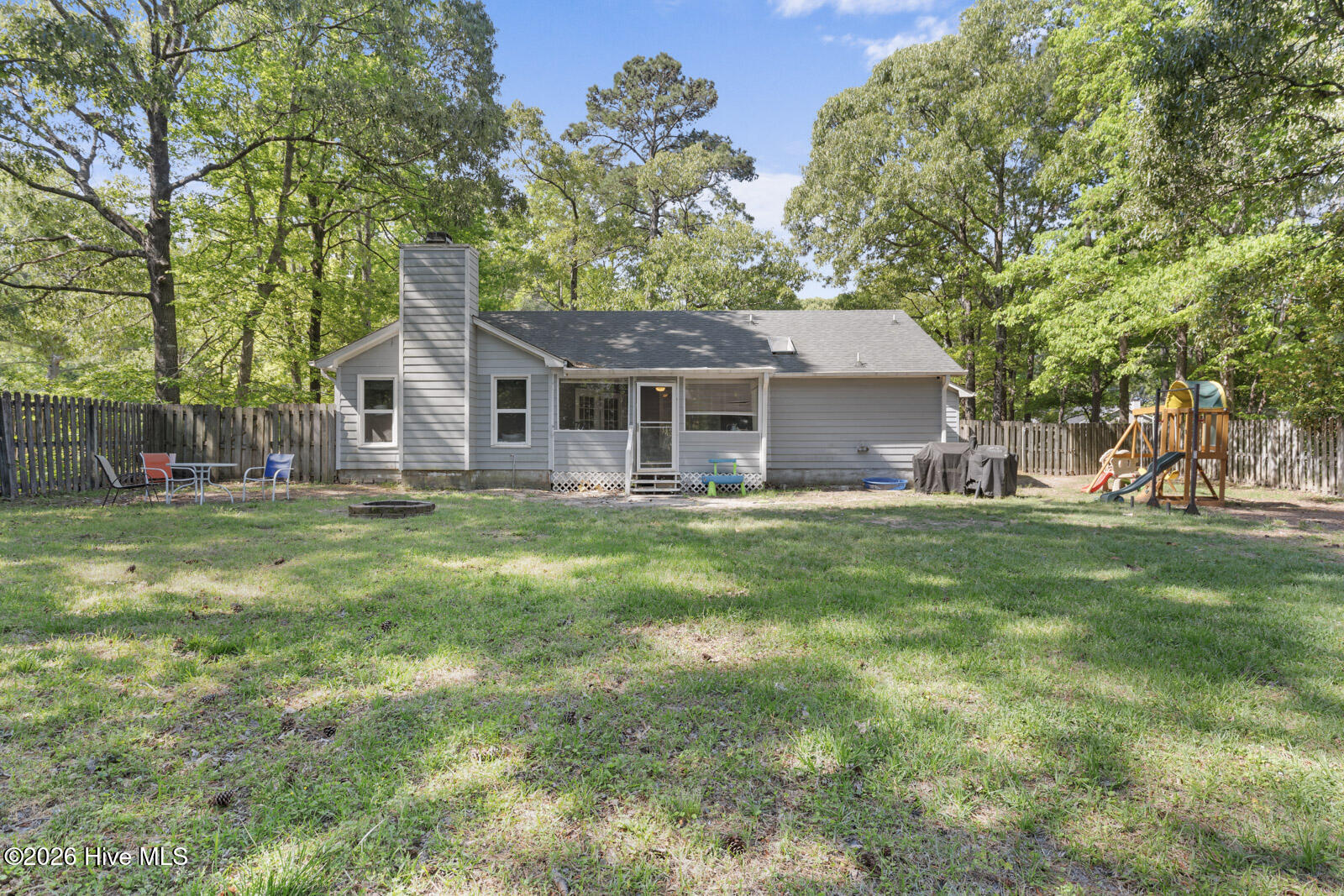 100570070 | Photo 28