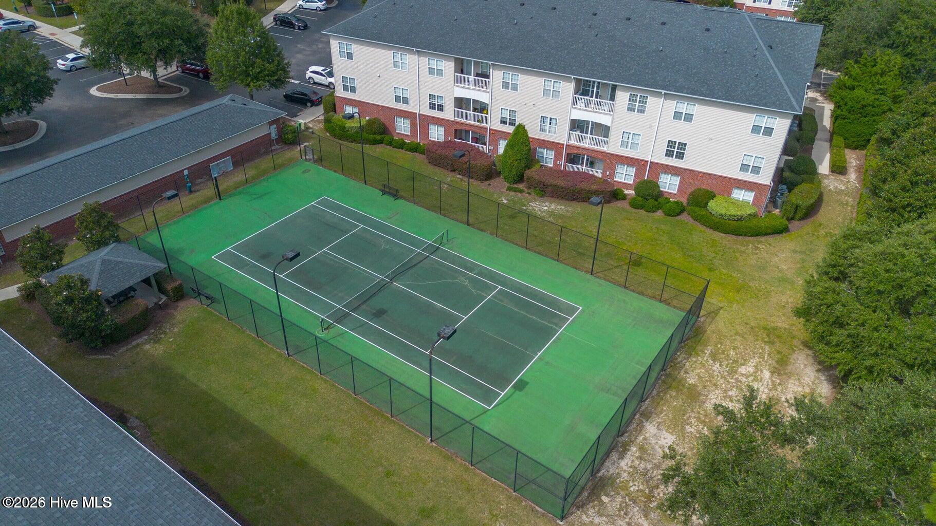 100553296 | Photo 40