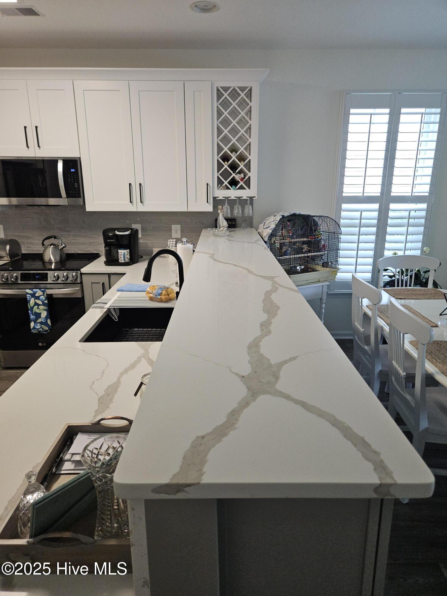 100542567 | Photo 59