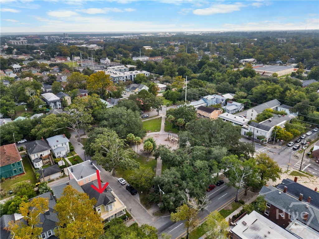 Photo 4 of Single family home for sale at 524 E Henry St, Savannah, GA 31401 | MLS# SA365031 | Listing updated on 2026-09-22