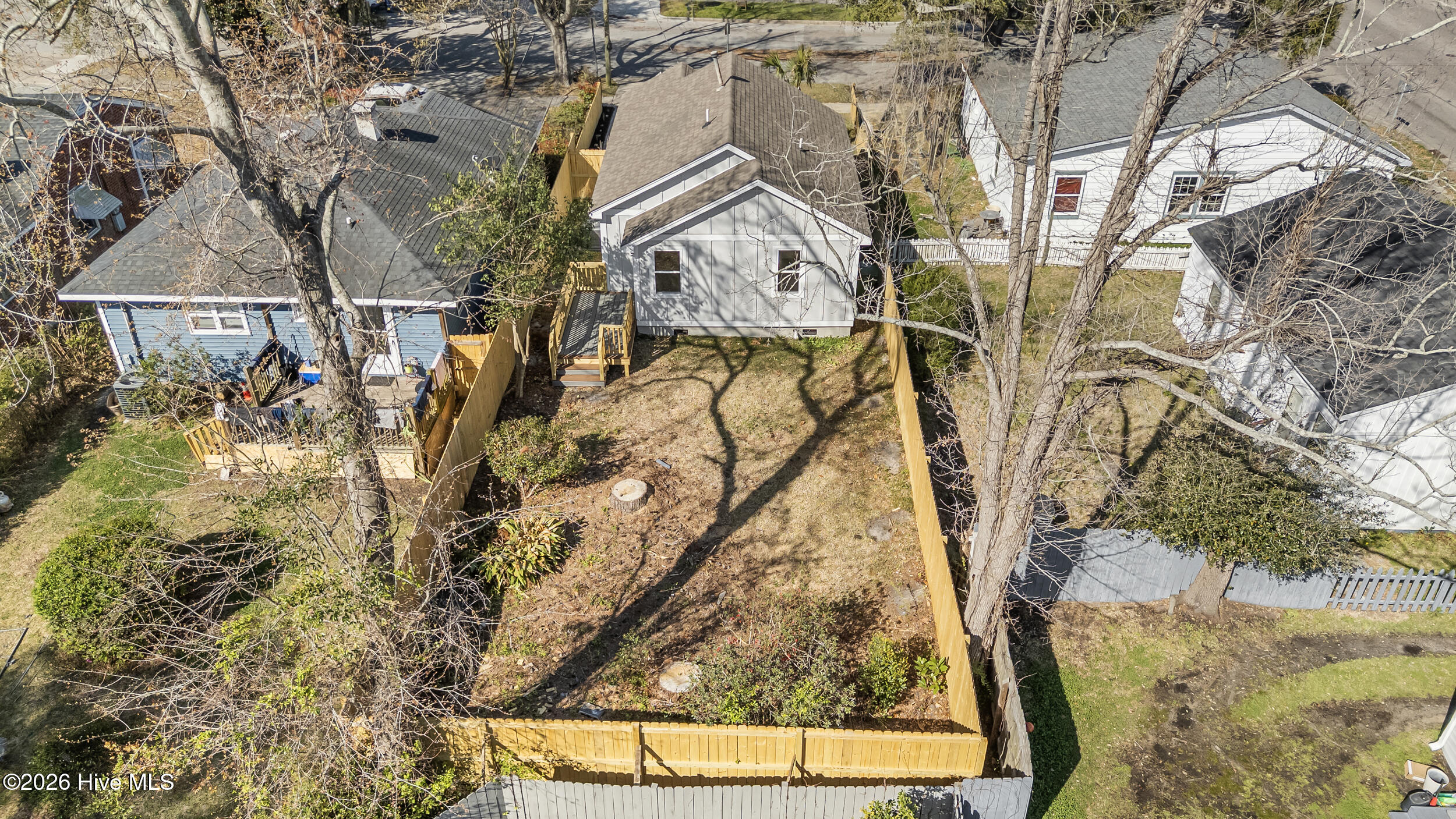 100561415 | Photo 29