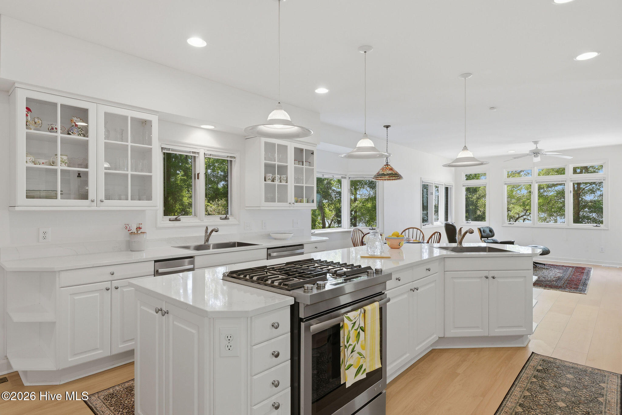 100570378 | Photo 20