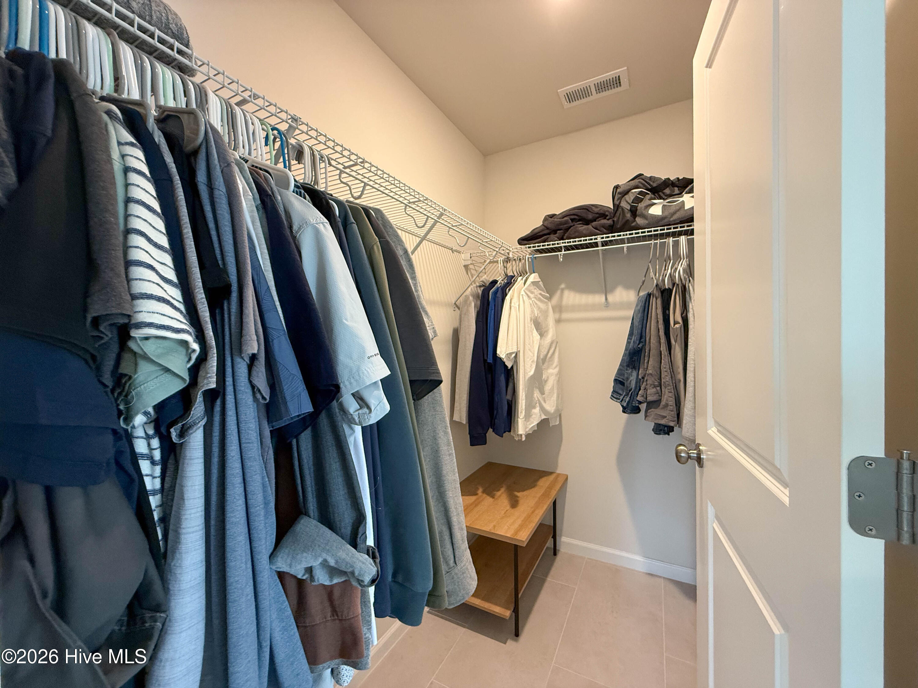 100548876 | Photo 27