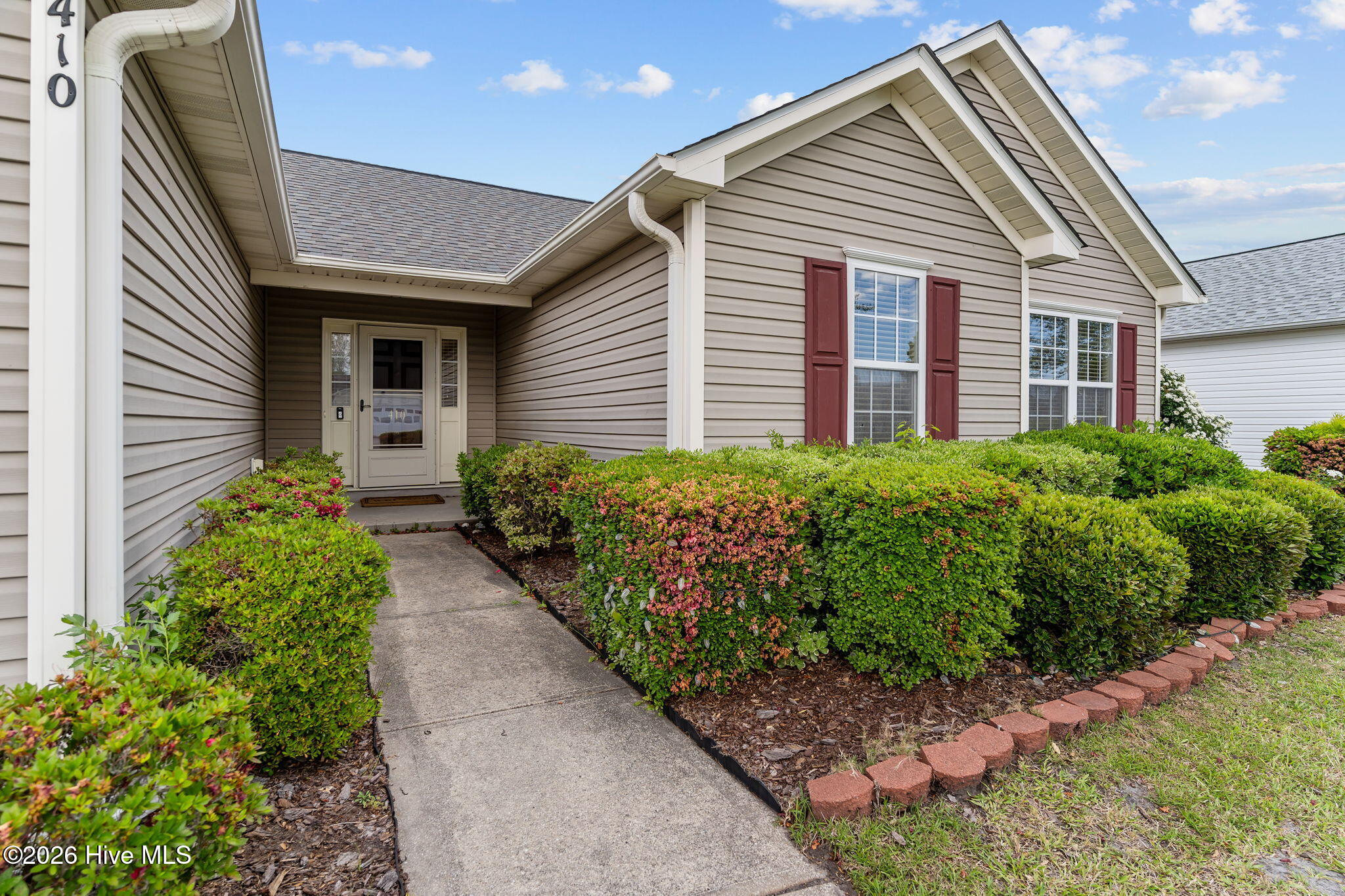 100569339 | Photo 48