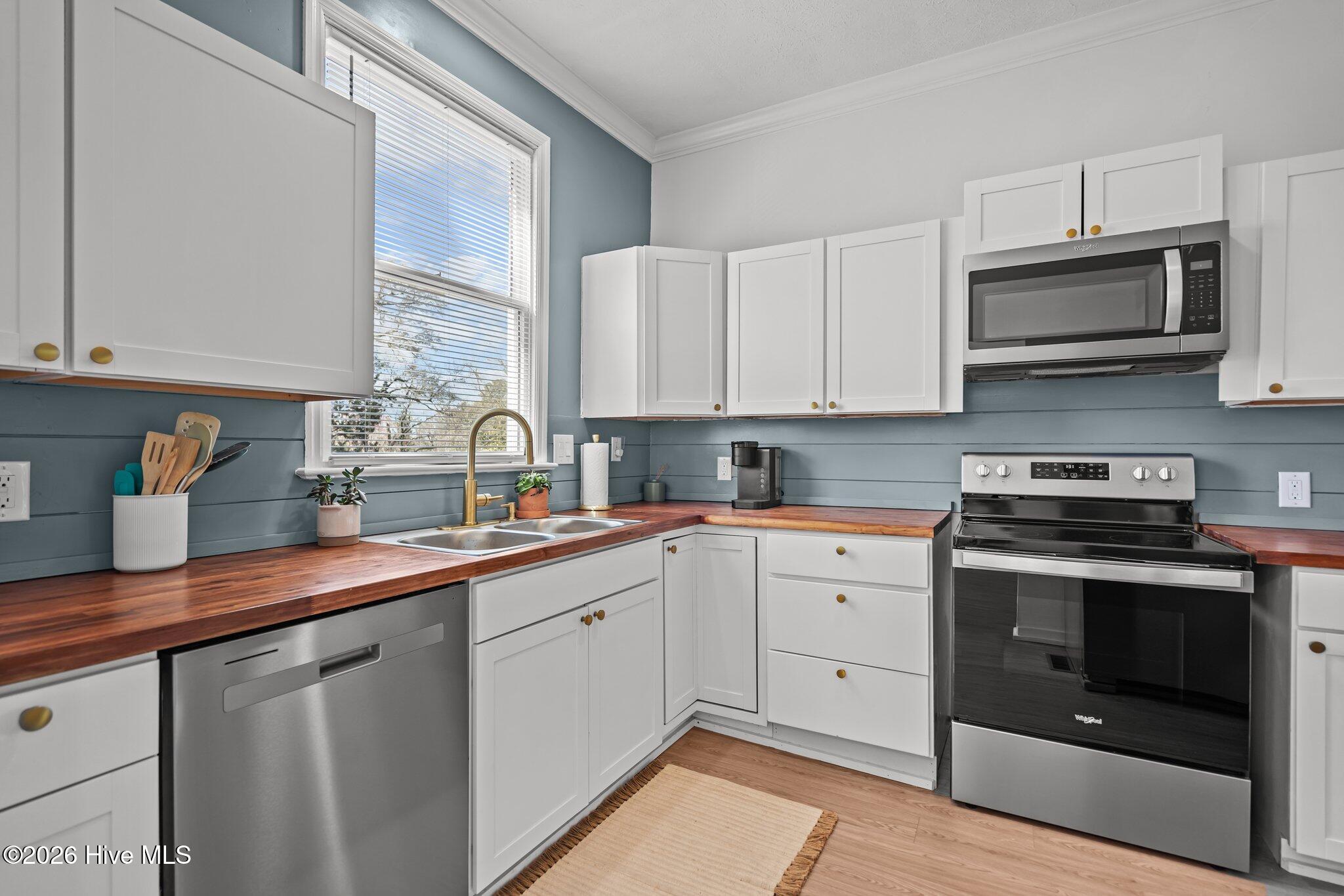 100550595 | Photo 18