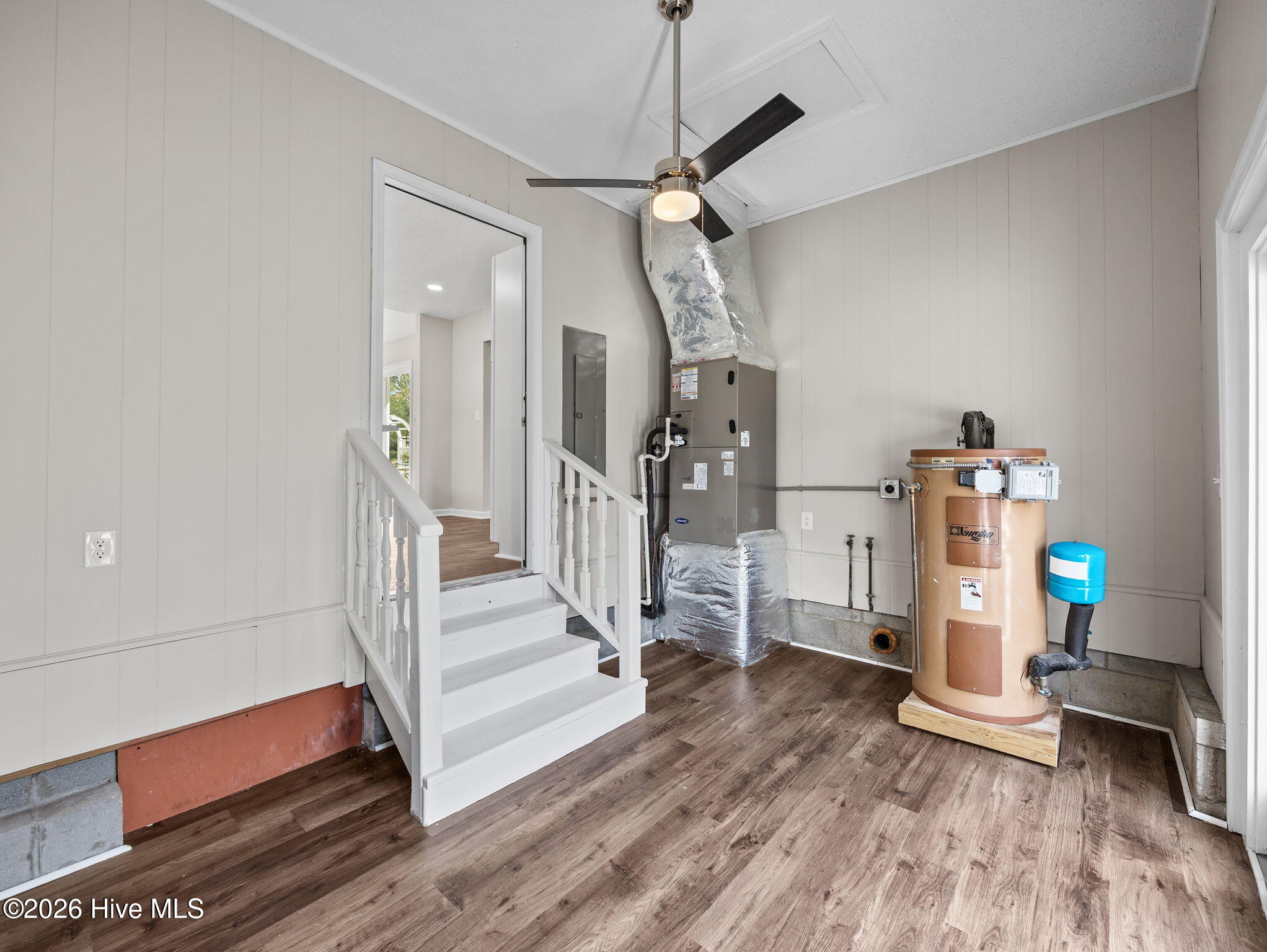 100564387 | Photo 22