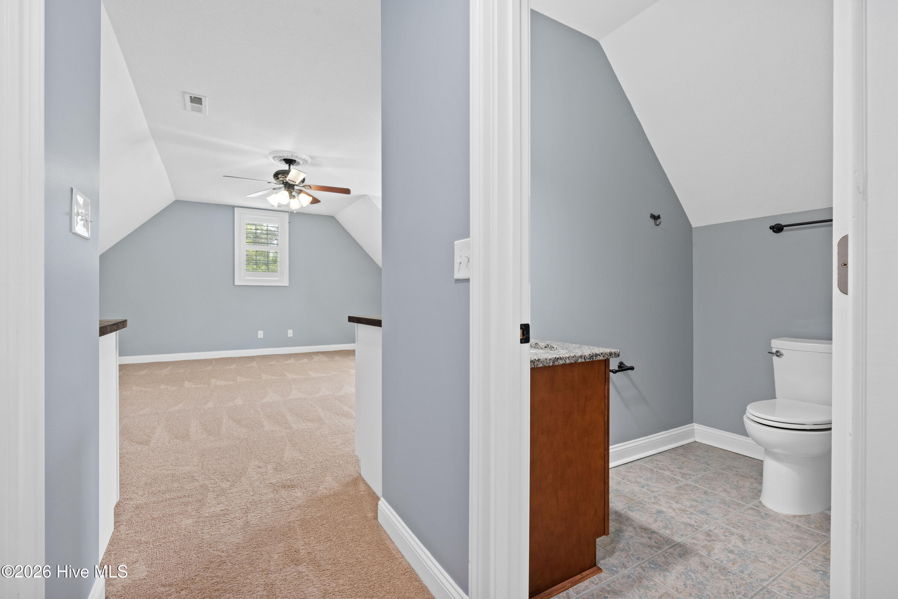 100565289 | Photo 61