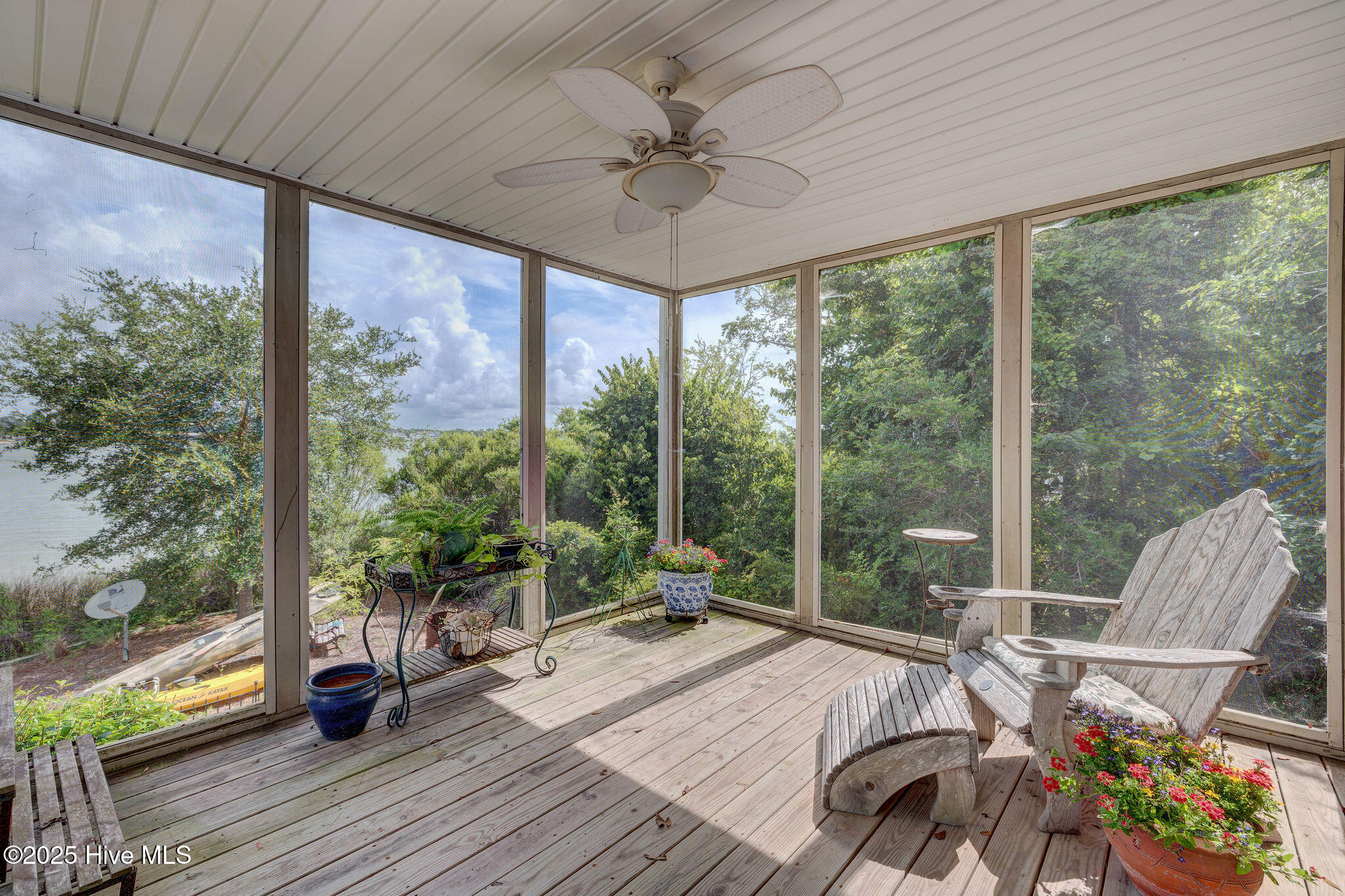 100519748 | Photo 30