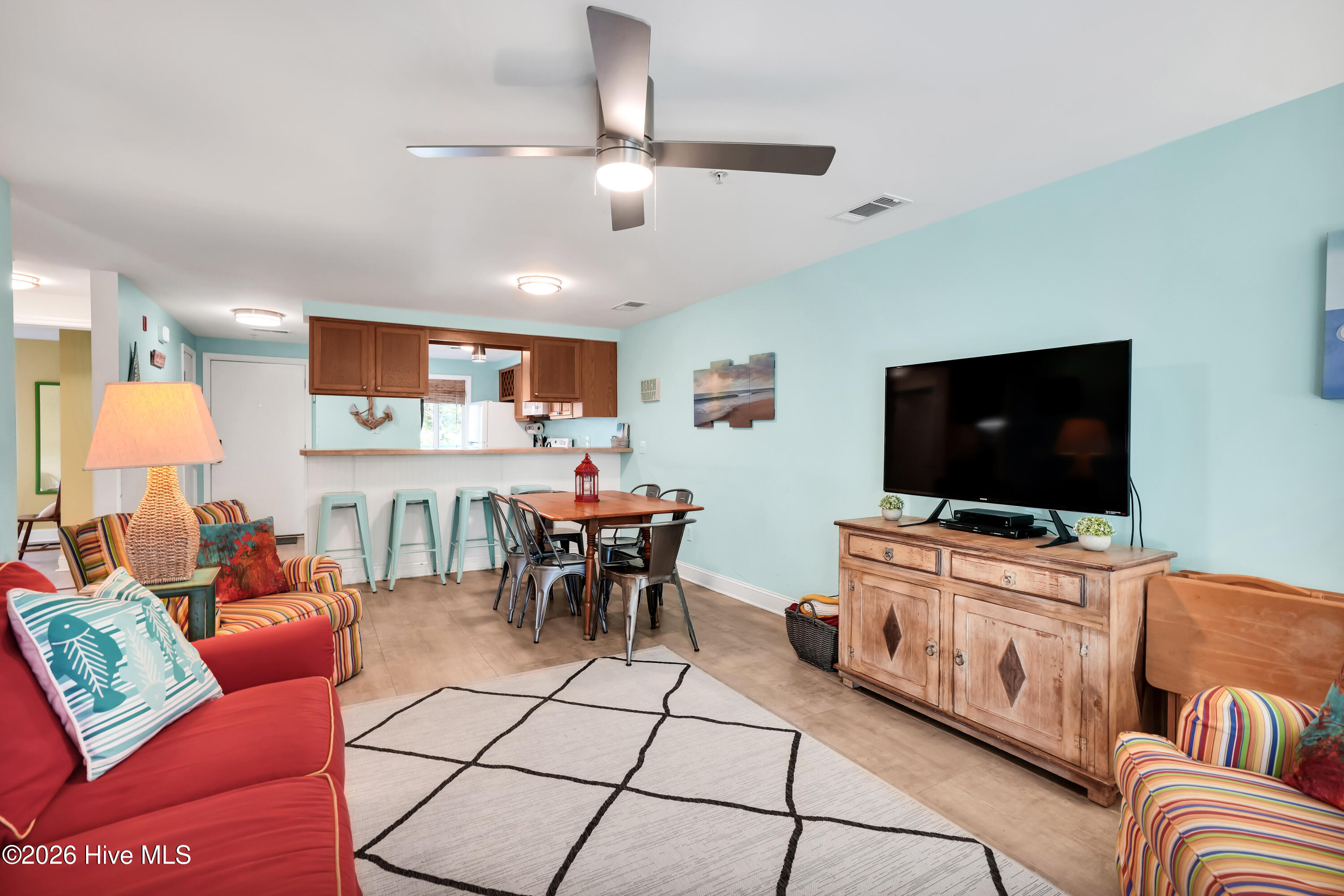 100568340 | Photo 14