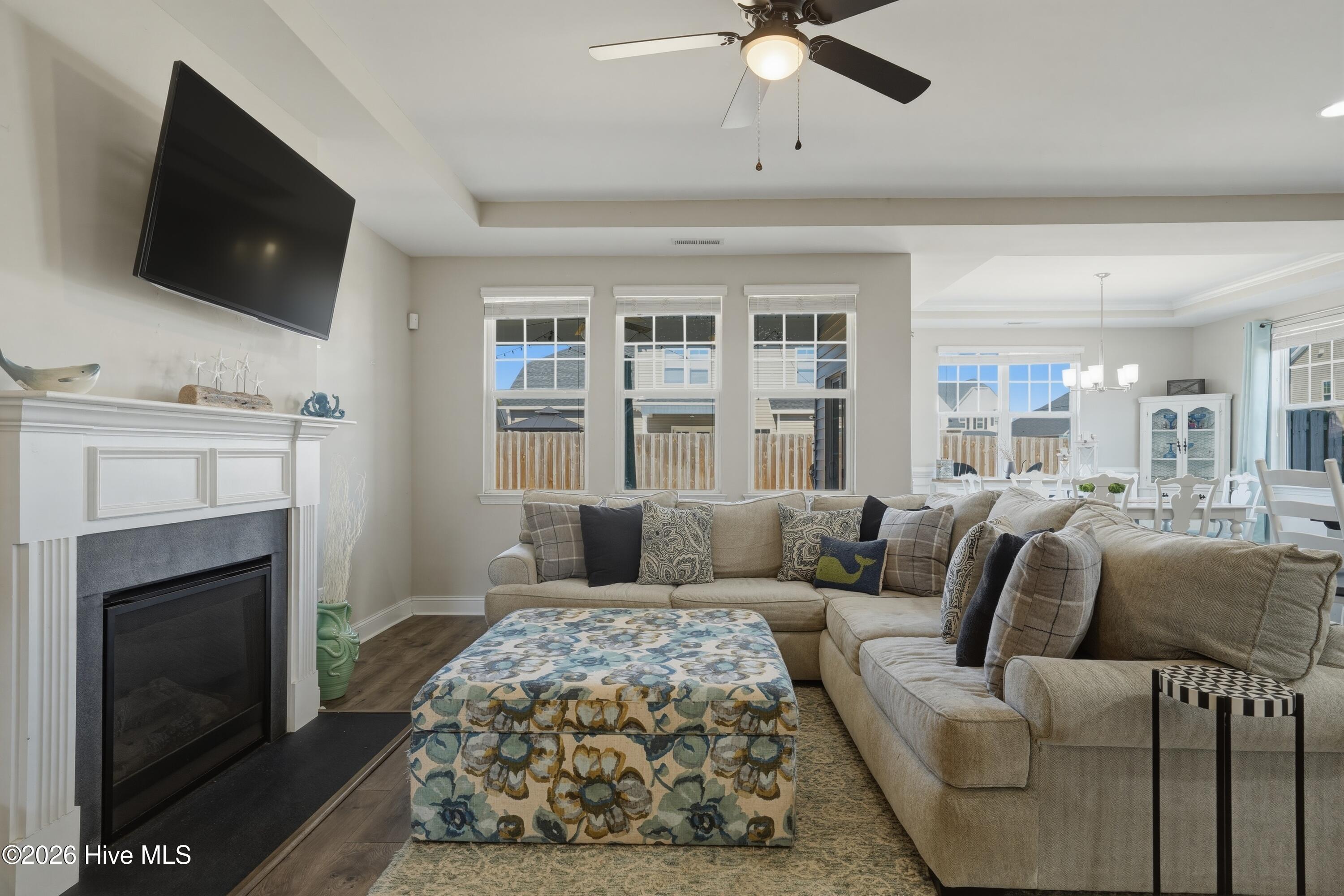 100557354 | Photo 15