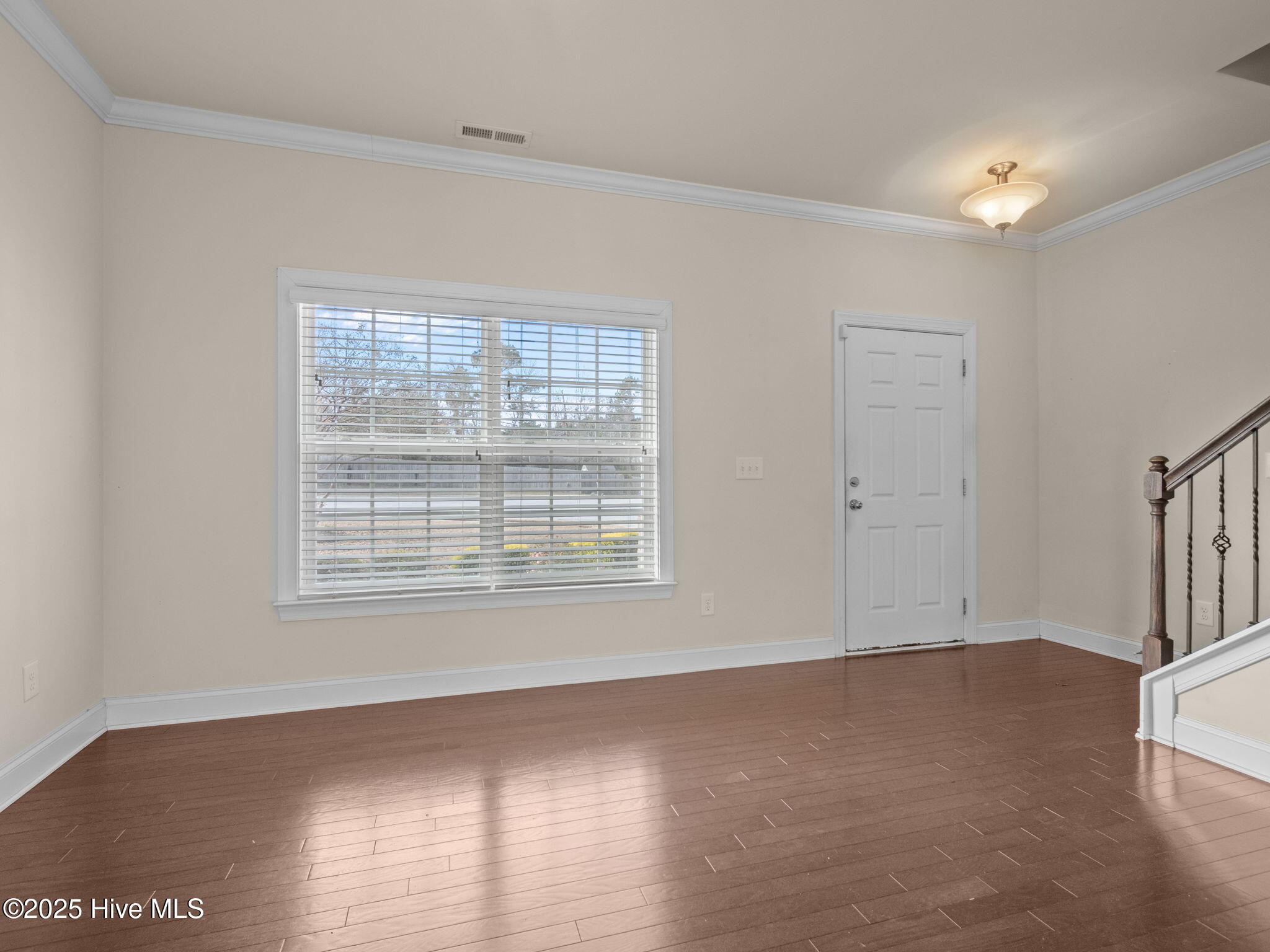 100545403 | Photo 39