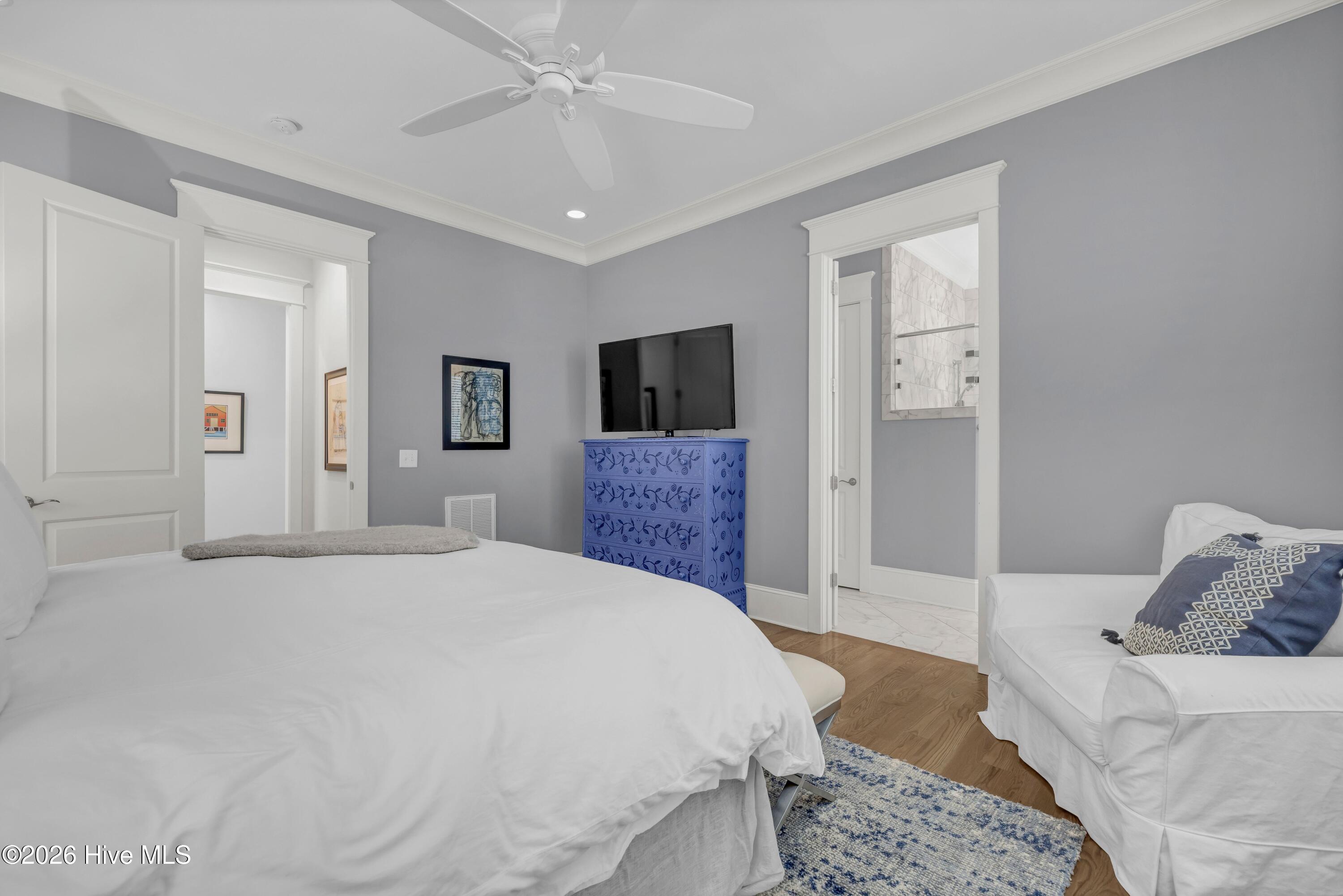 100549123 | Photo 17