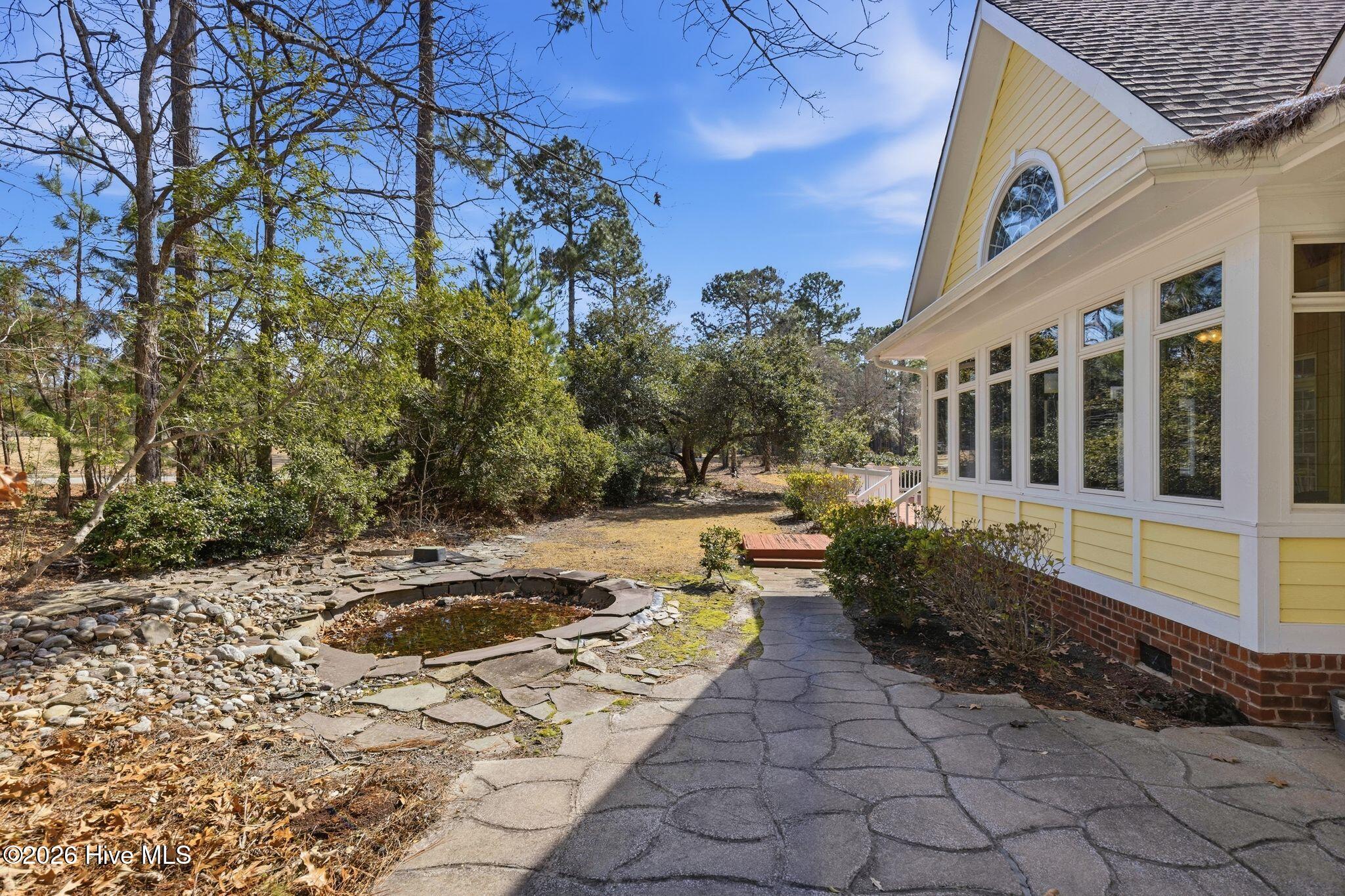 100561180 | Photo 85