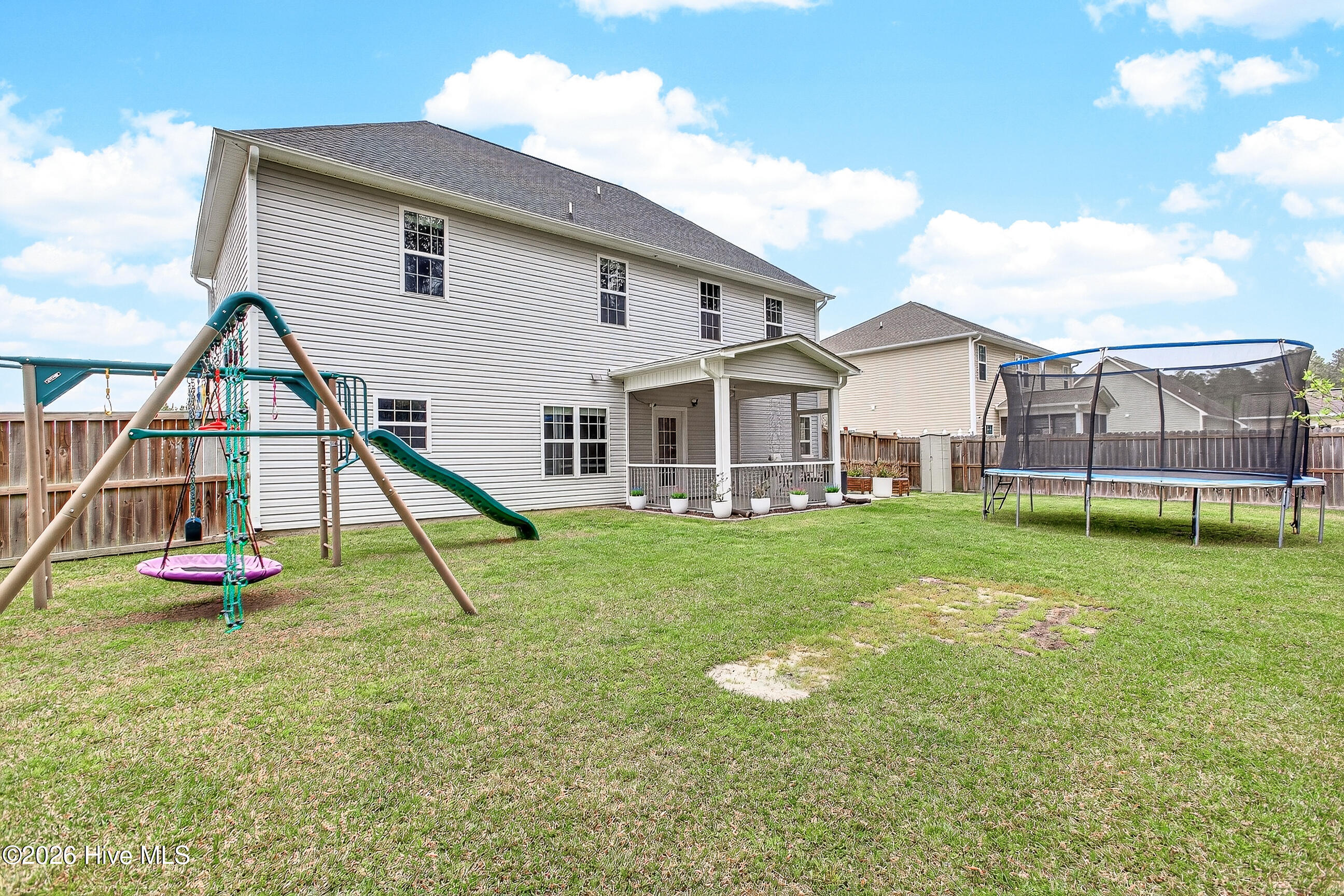 100564730 | Photo 35