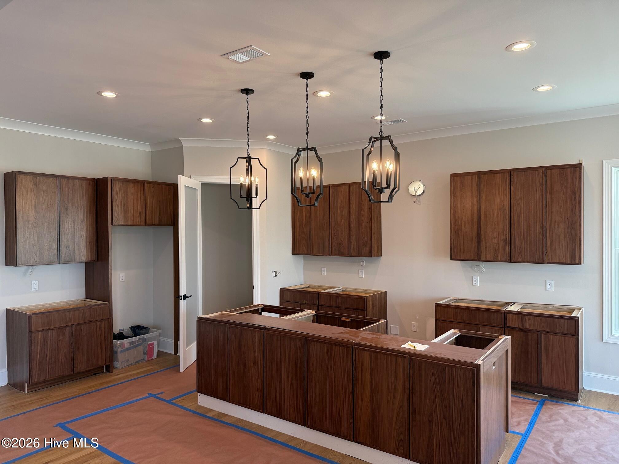 100537475 | Photo 10