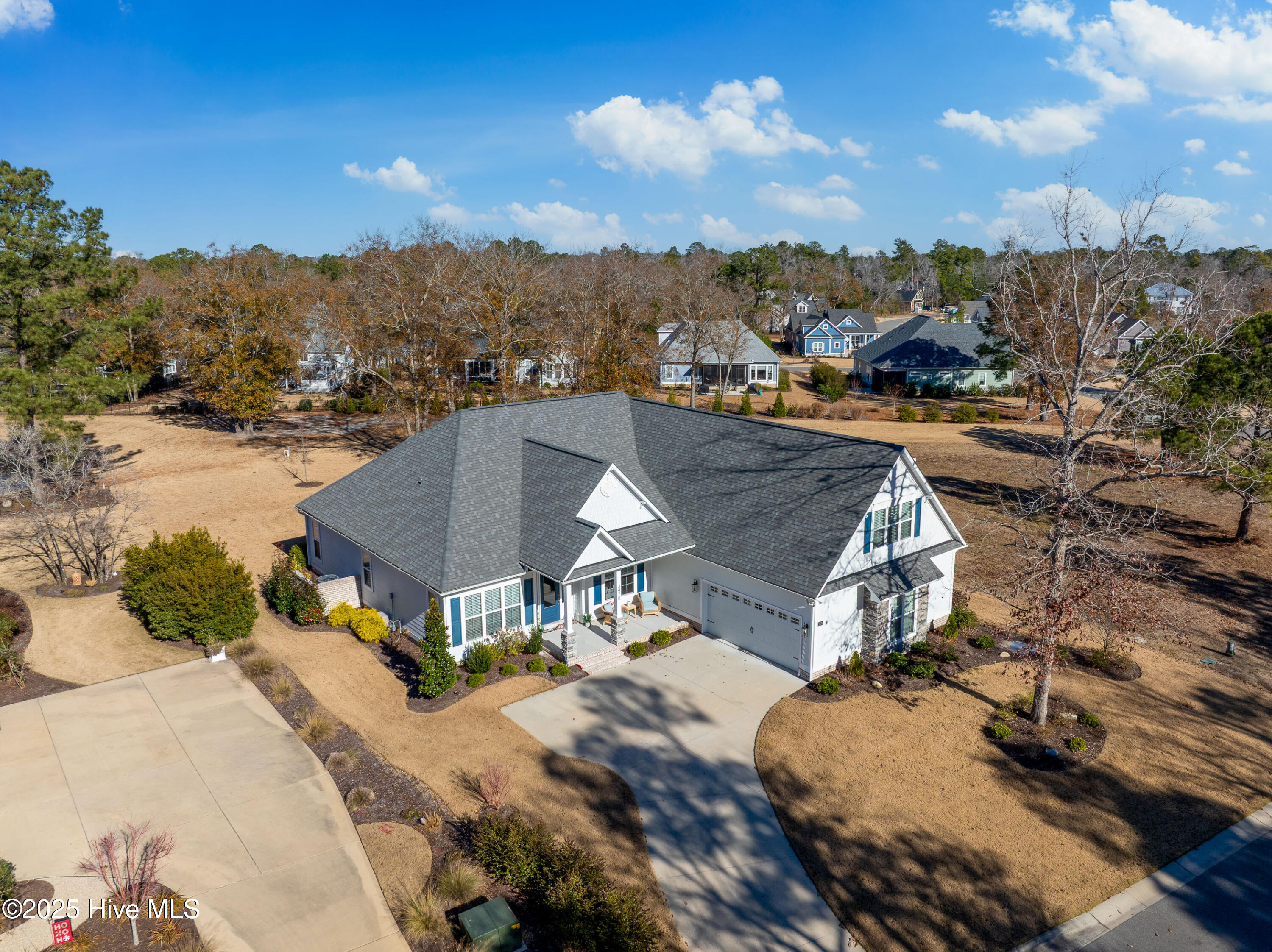 100545902 | Photo 76