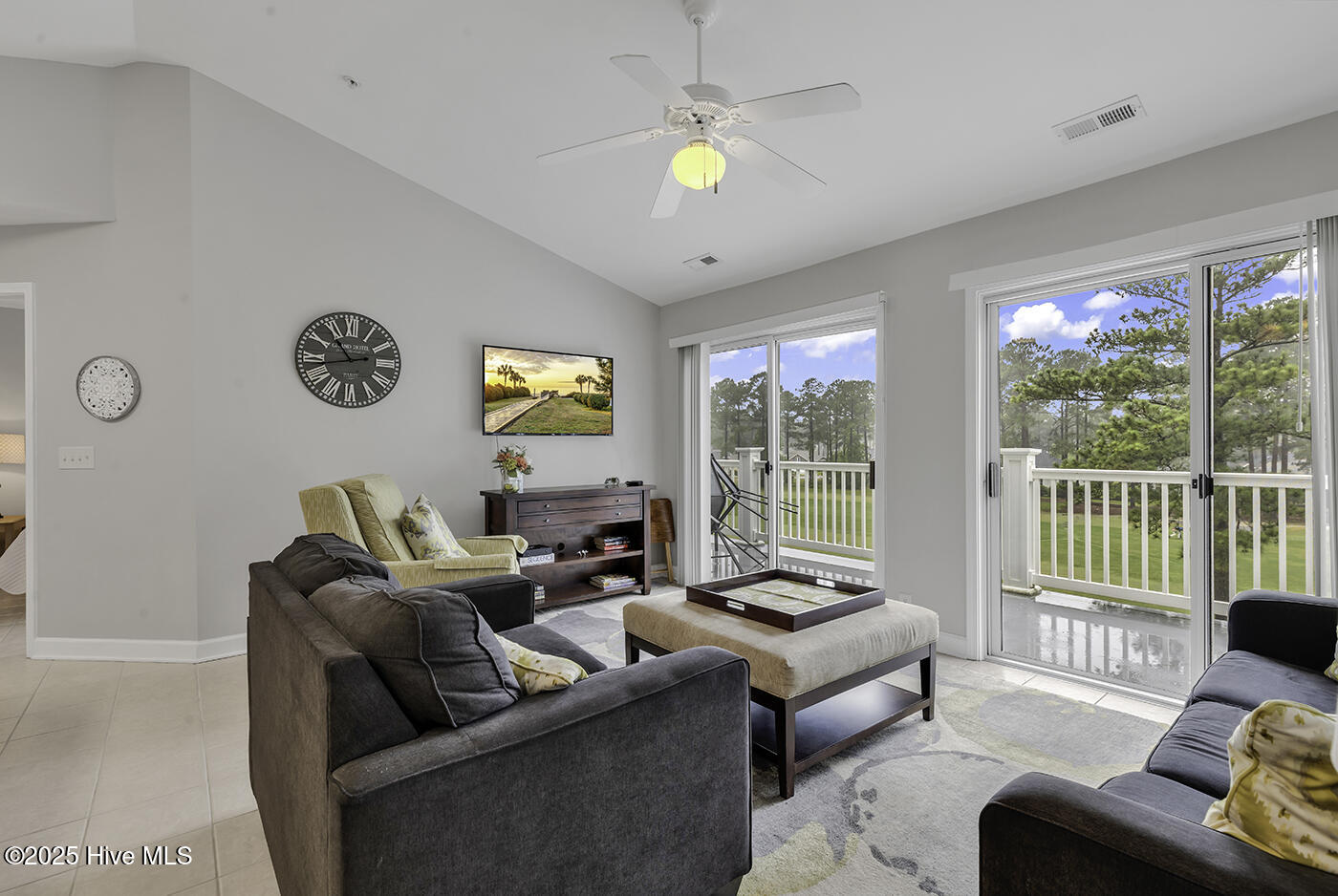 100552564 | Photo 14