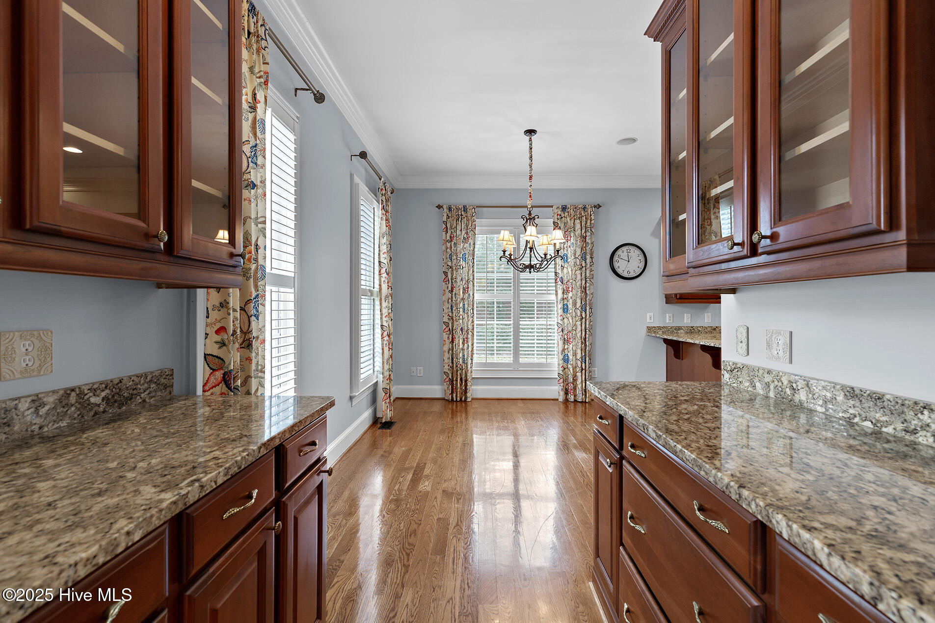 100545737 | Photo 14