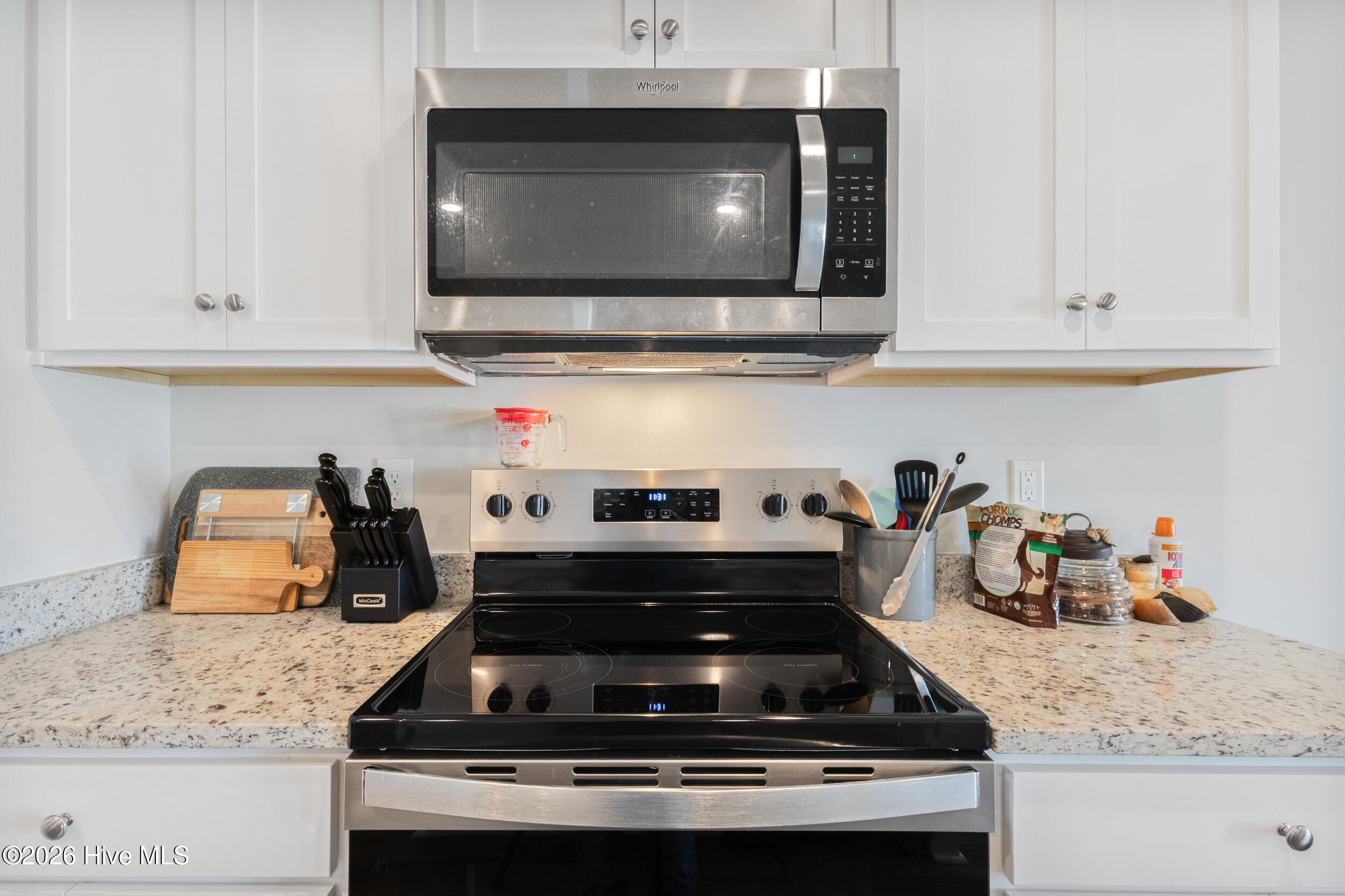 100561359 | Photo 19