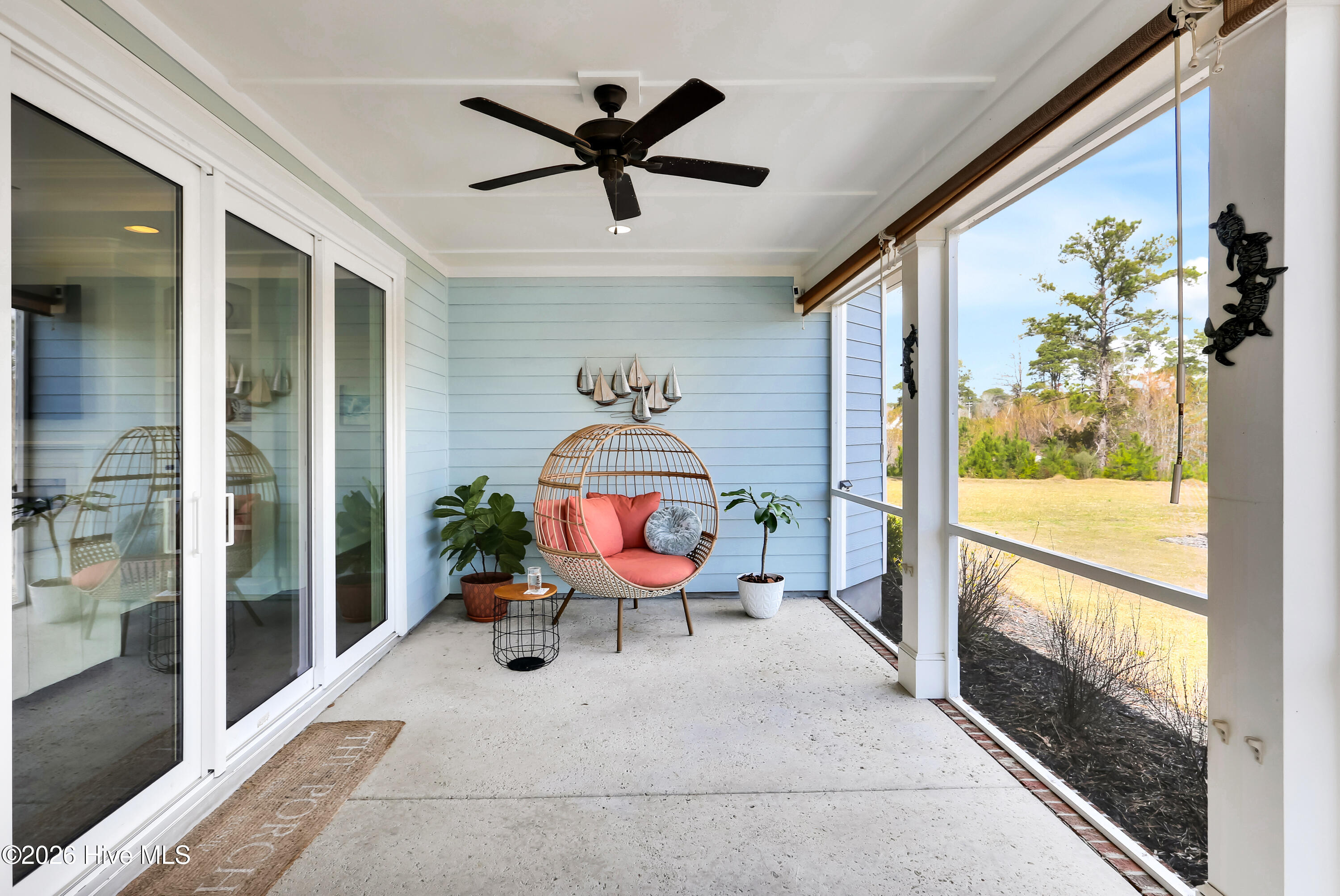 100560278 | Photo 34