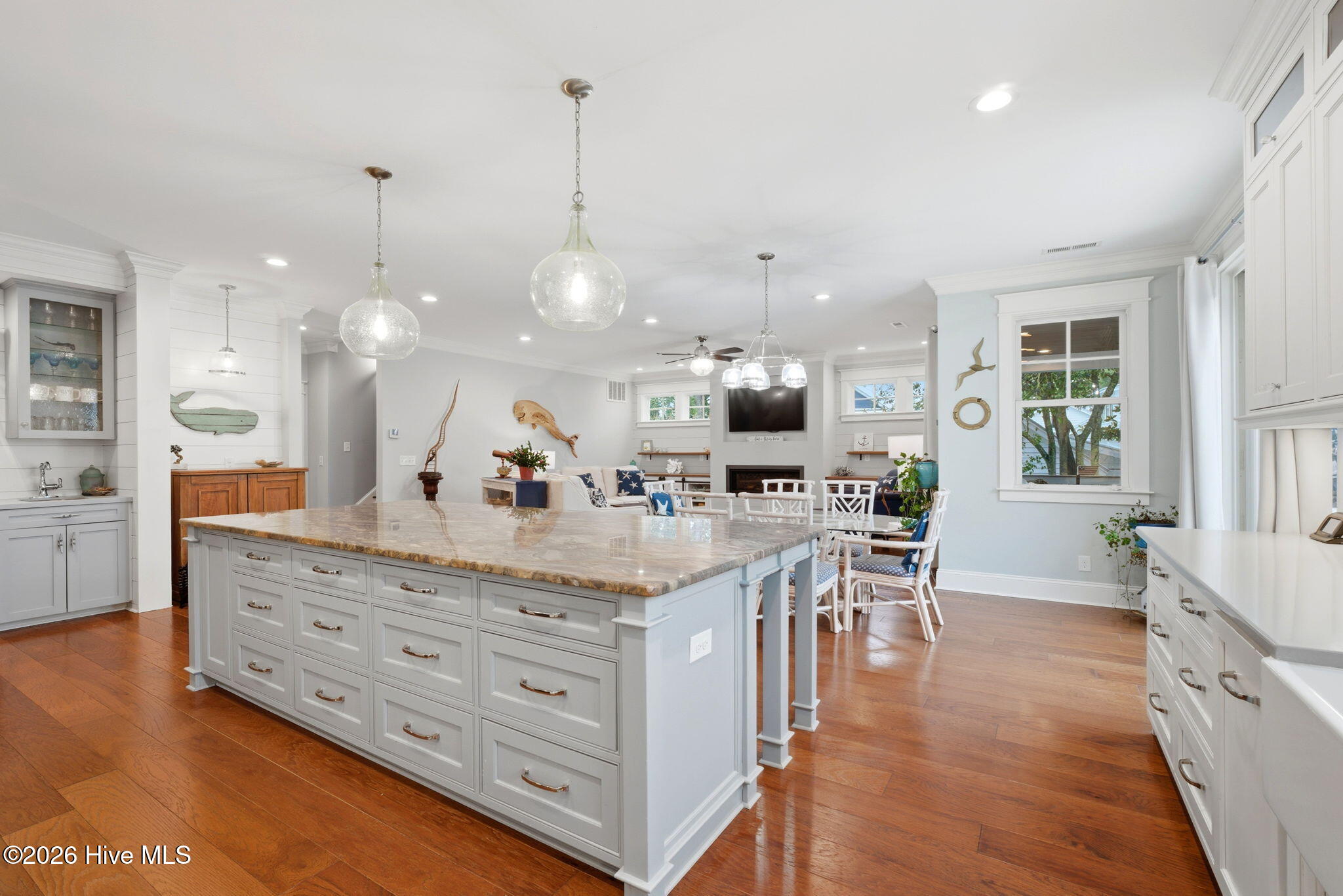 100553836 | Photo 16