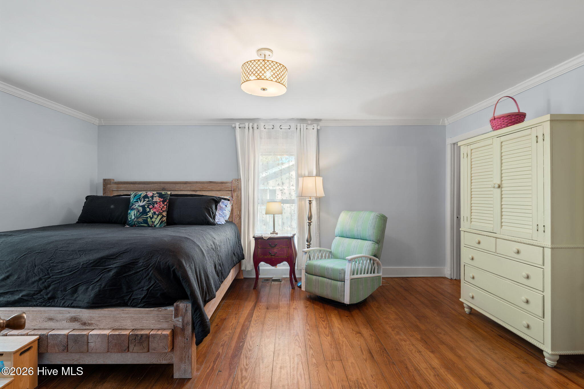 100562668 | Photo 18