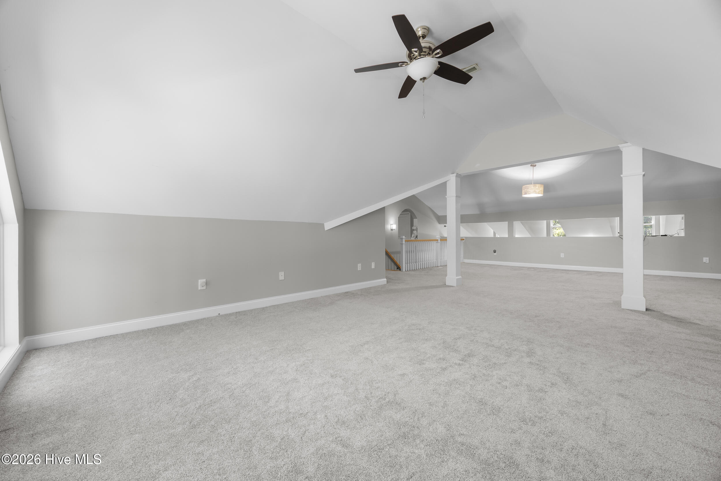 100569624 | Photo 36