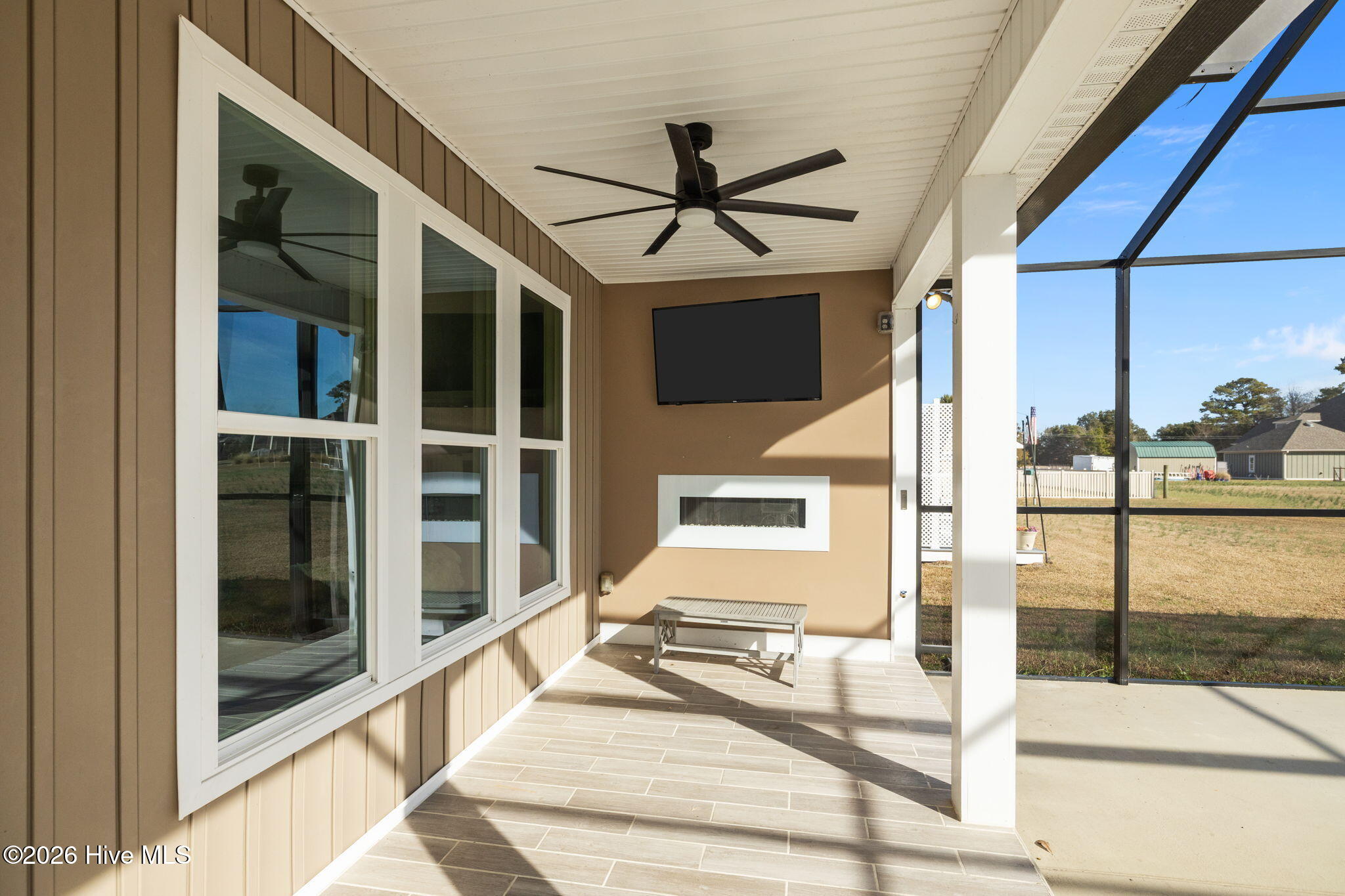 100549021 | Photo 43