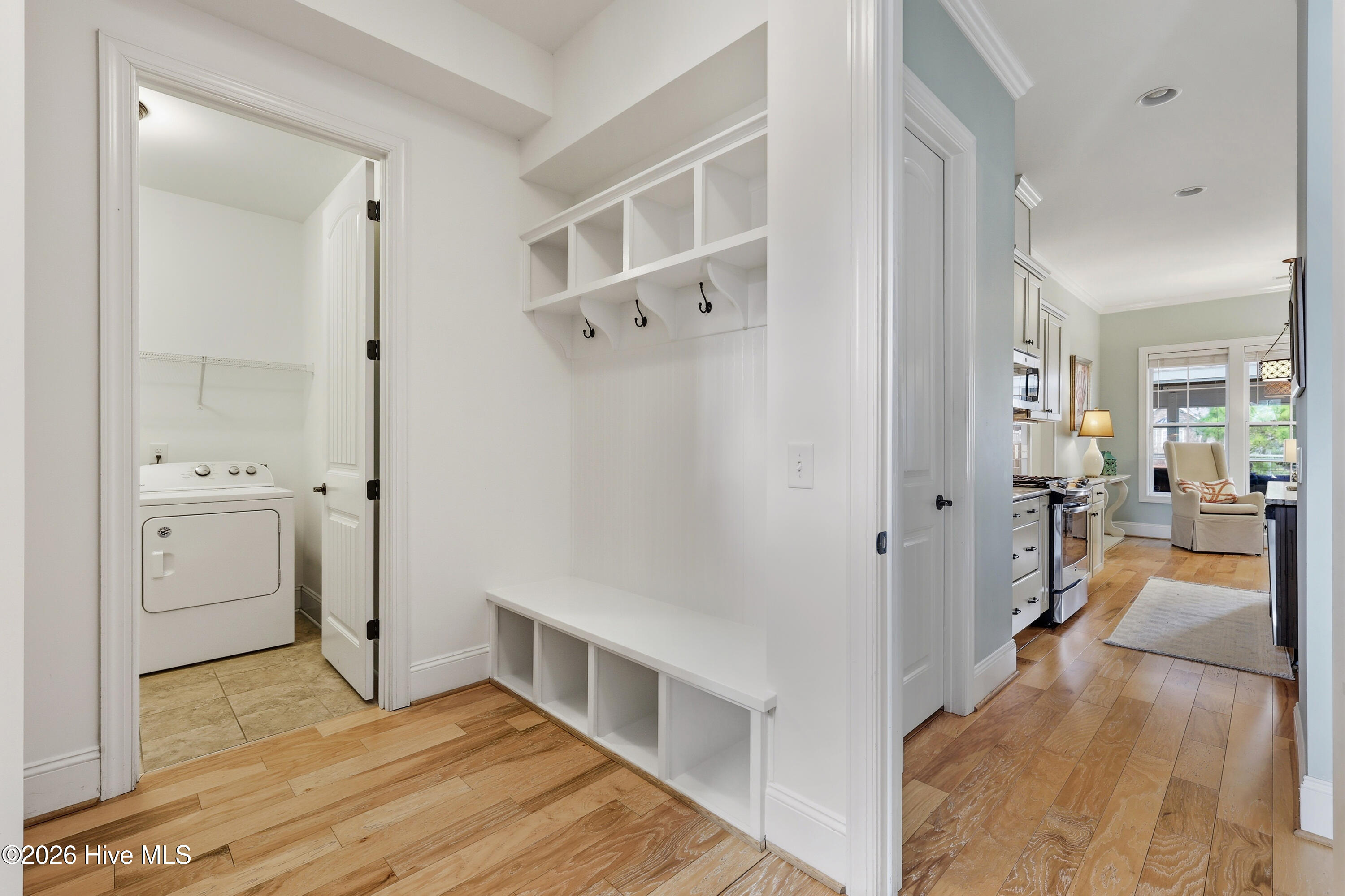 100554068 | Photo 22