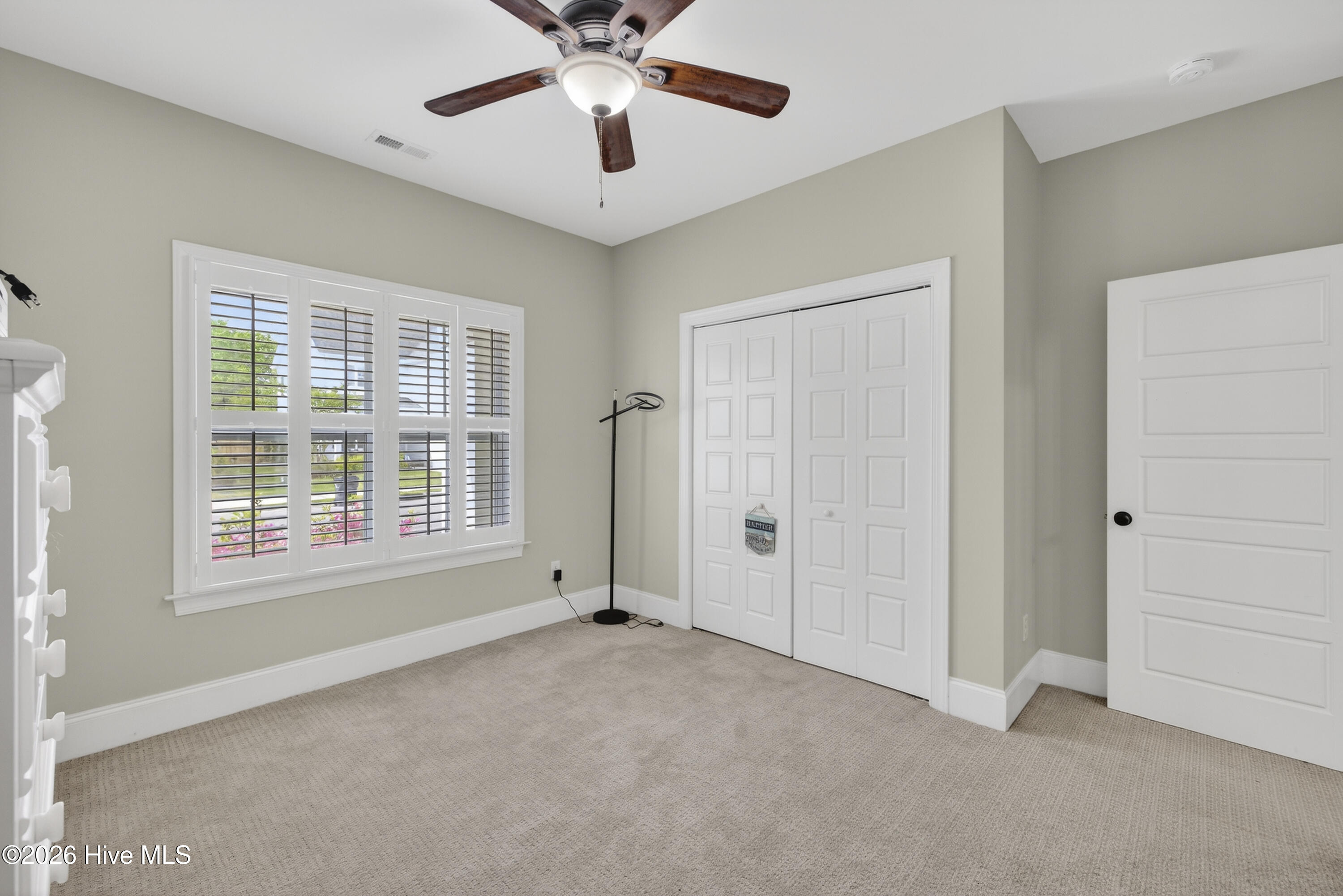 100562294 | Photo 29