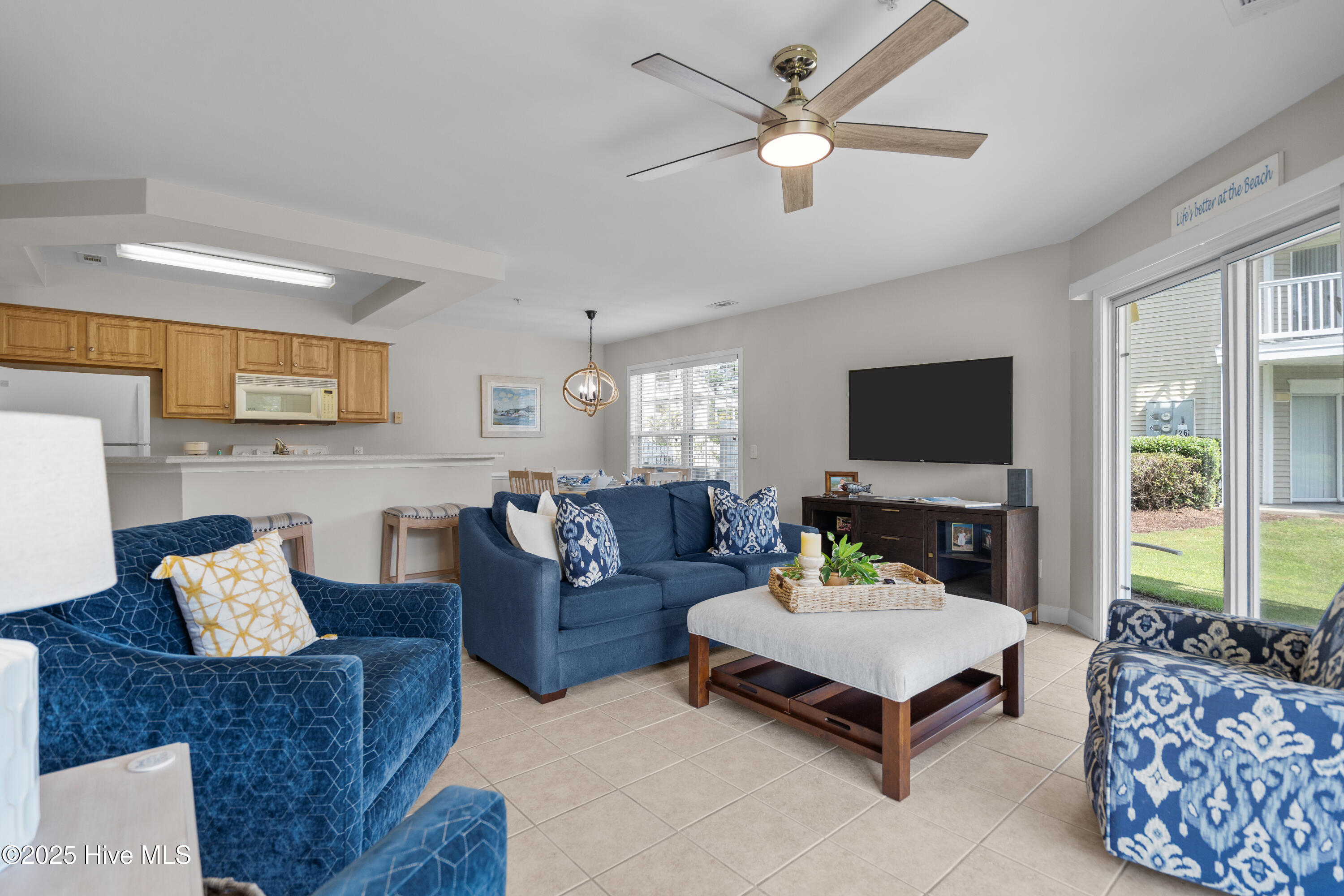 100527638 | Photo 23