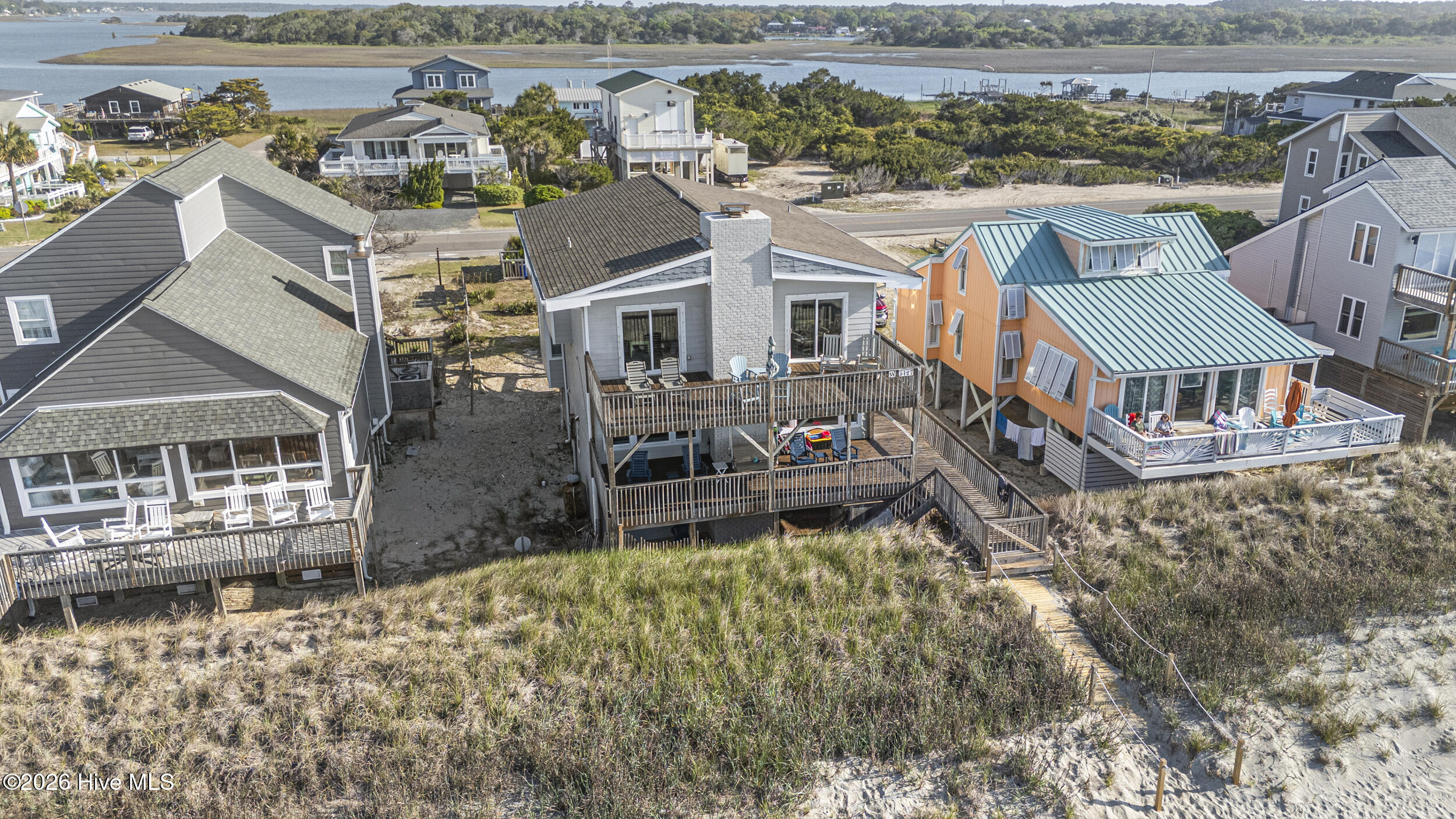 100568545 | Photo 63