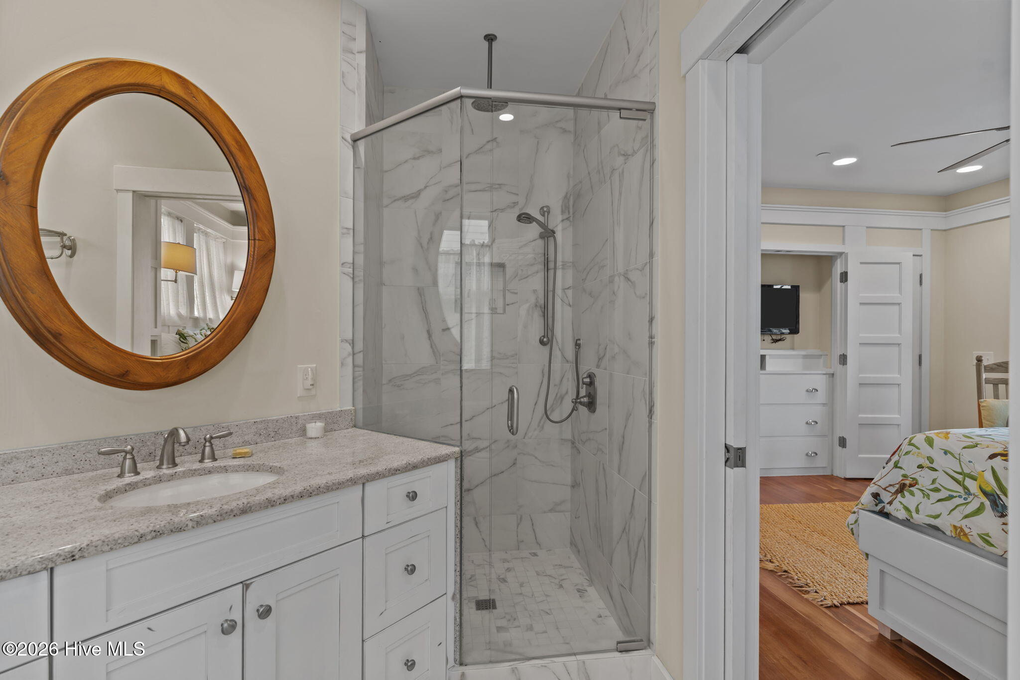 100555119 | Photo 34