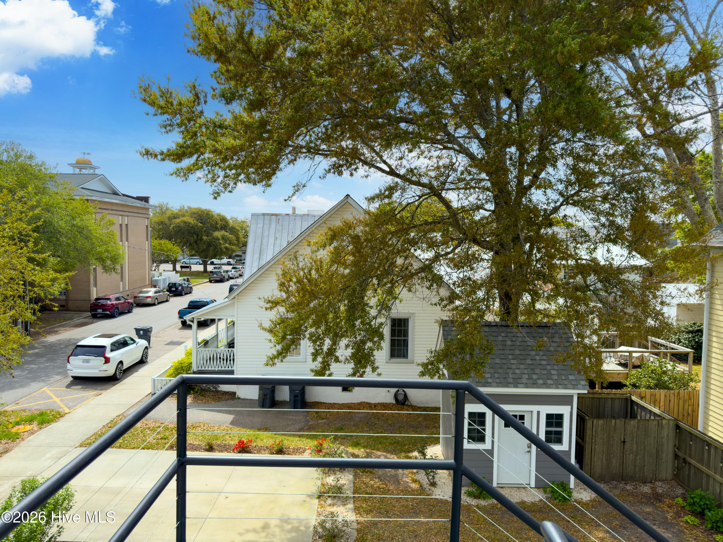 100565818 | Photo 46