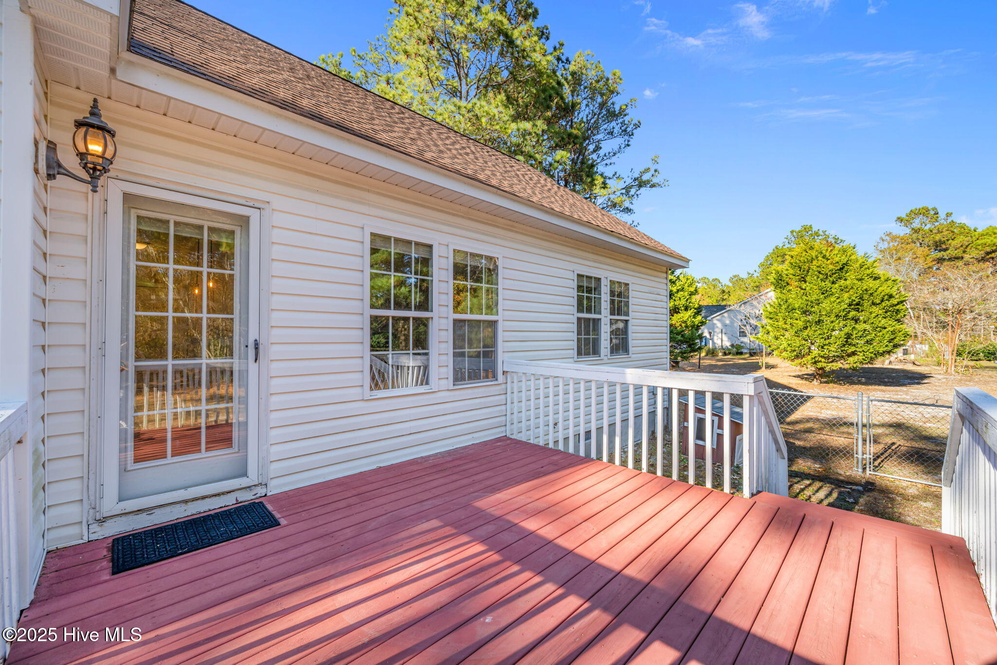 100542743 | Photo 44