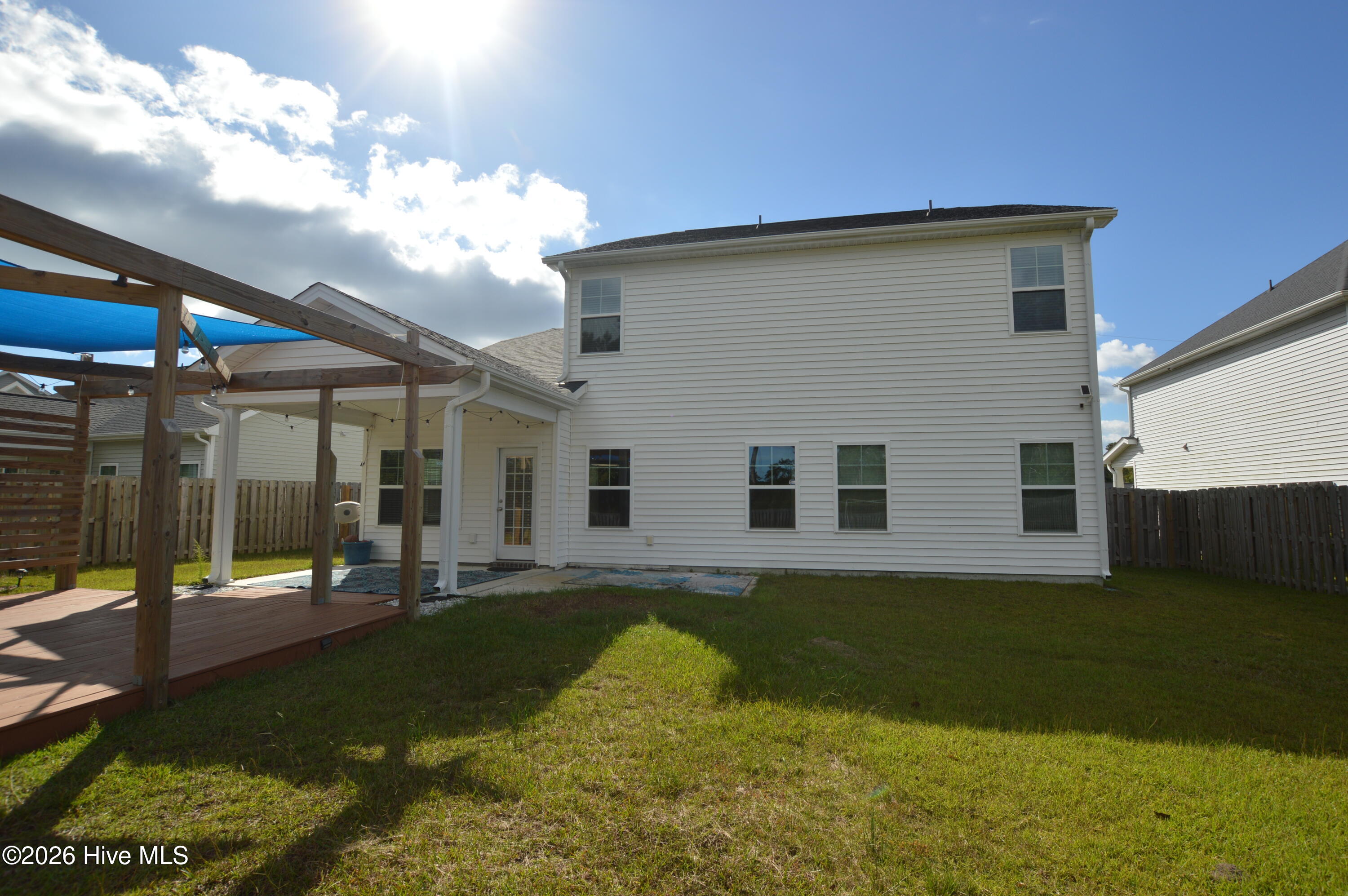 100562779 | Photo 43