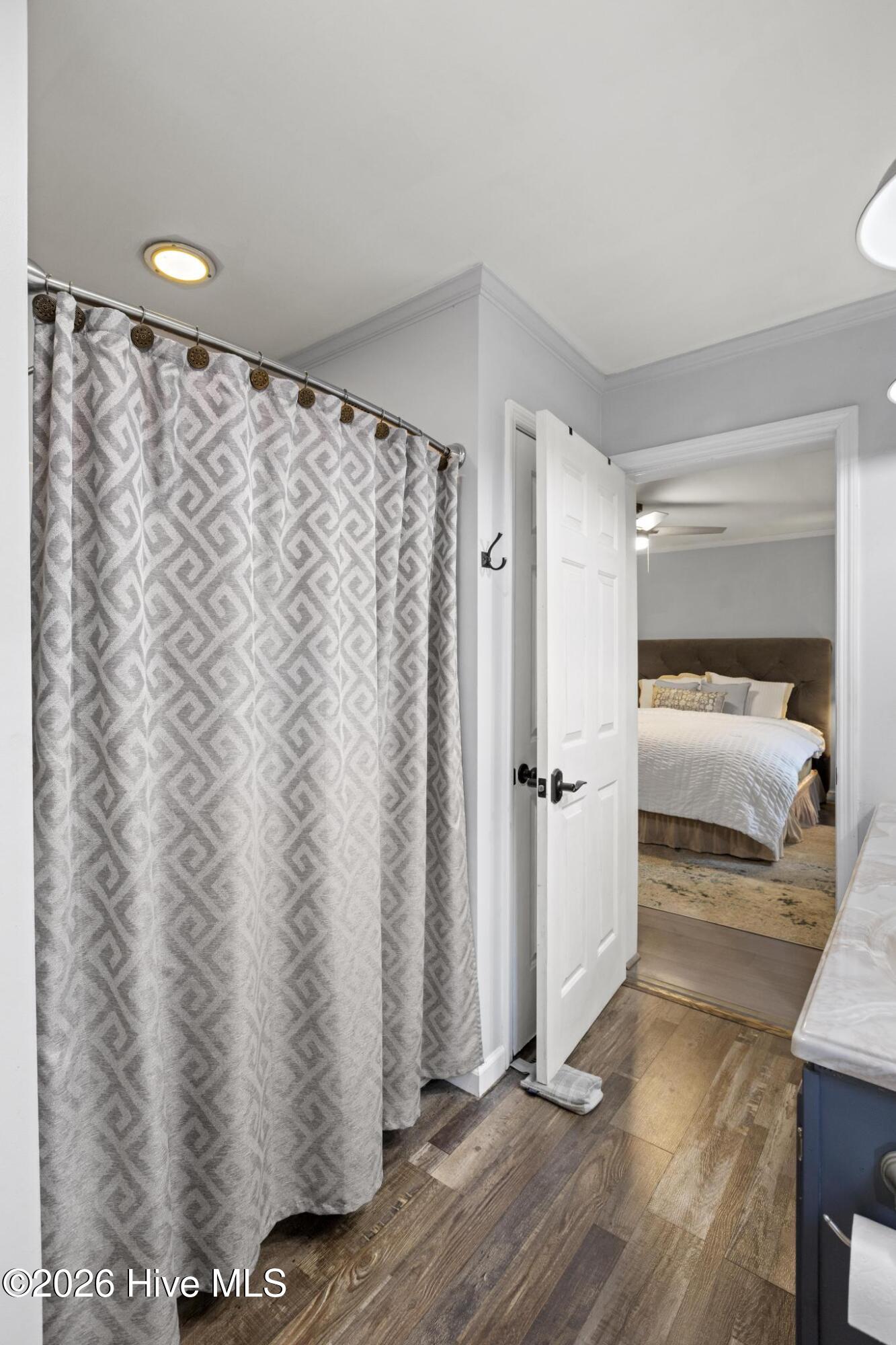 100569223 | Photo 27