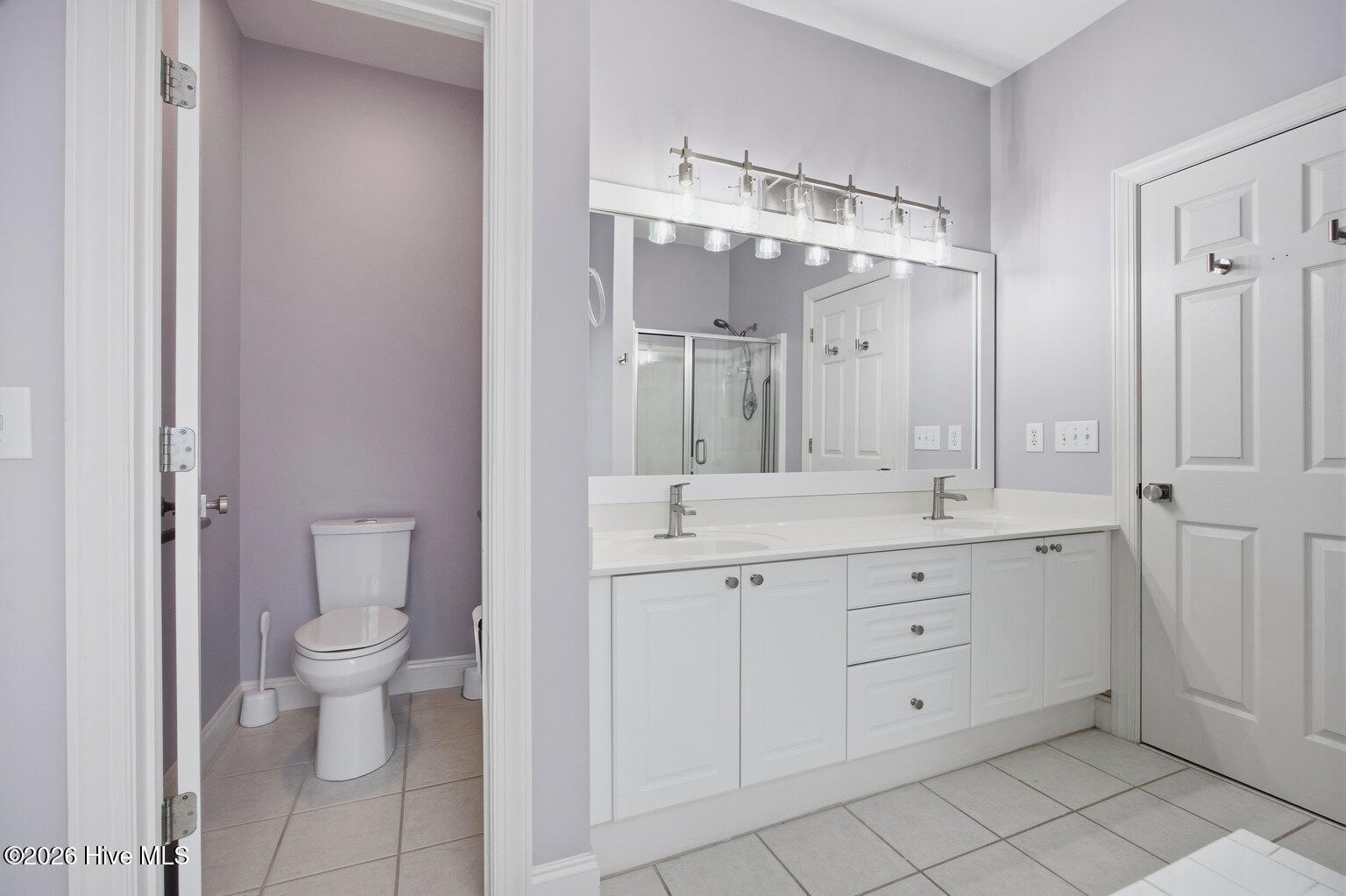 100554989 | Photo 24