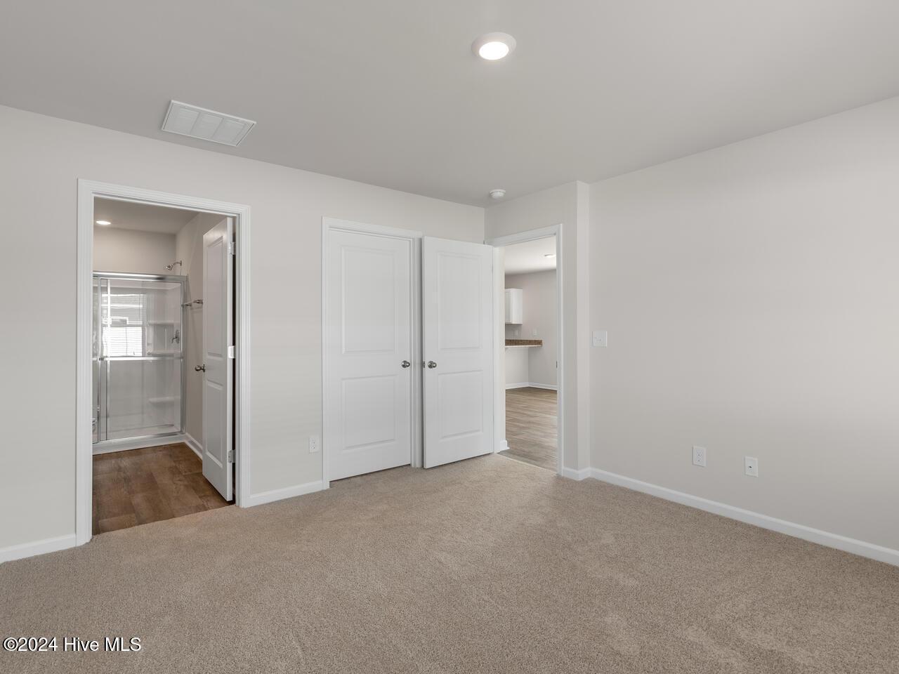 100514980 | Photo 20