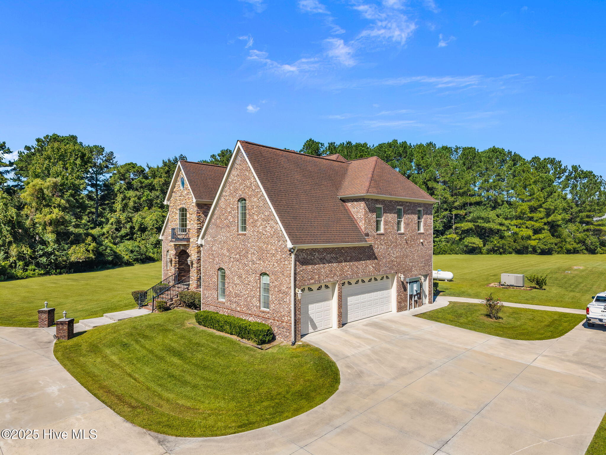 100529119 | Photo 65