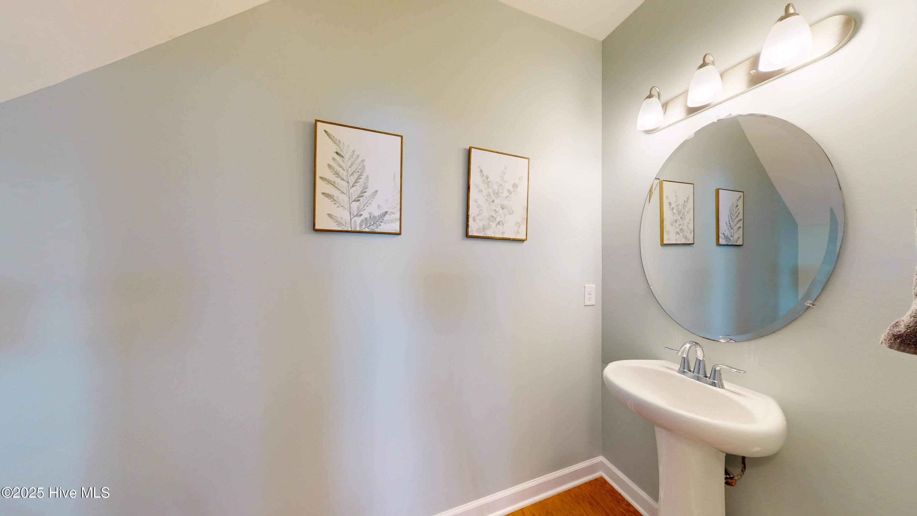 100526795 | Photo 65