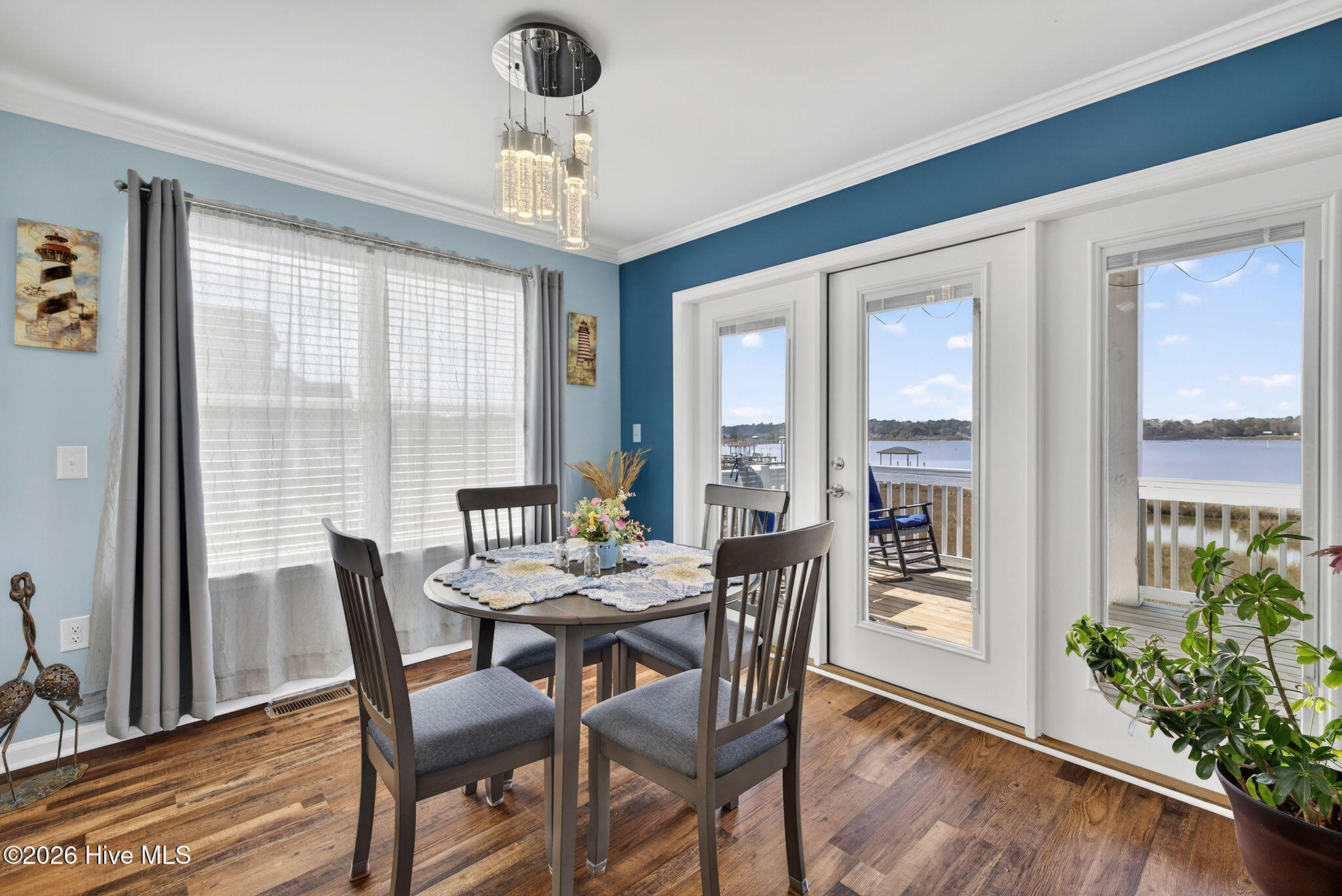 100558217 | Photo 17