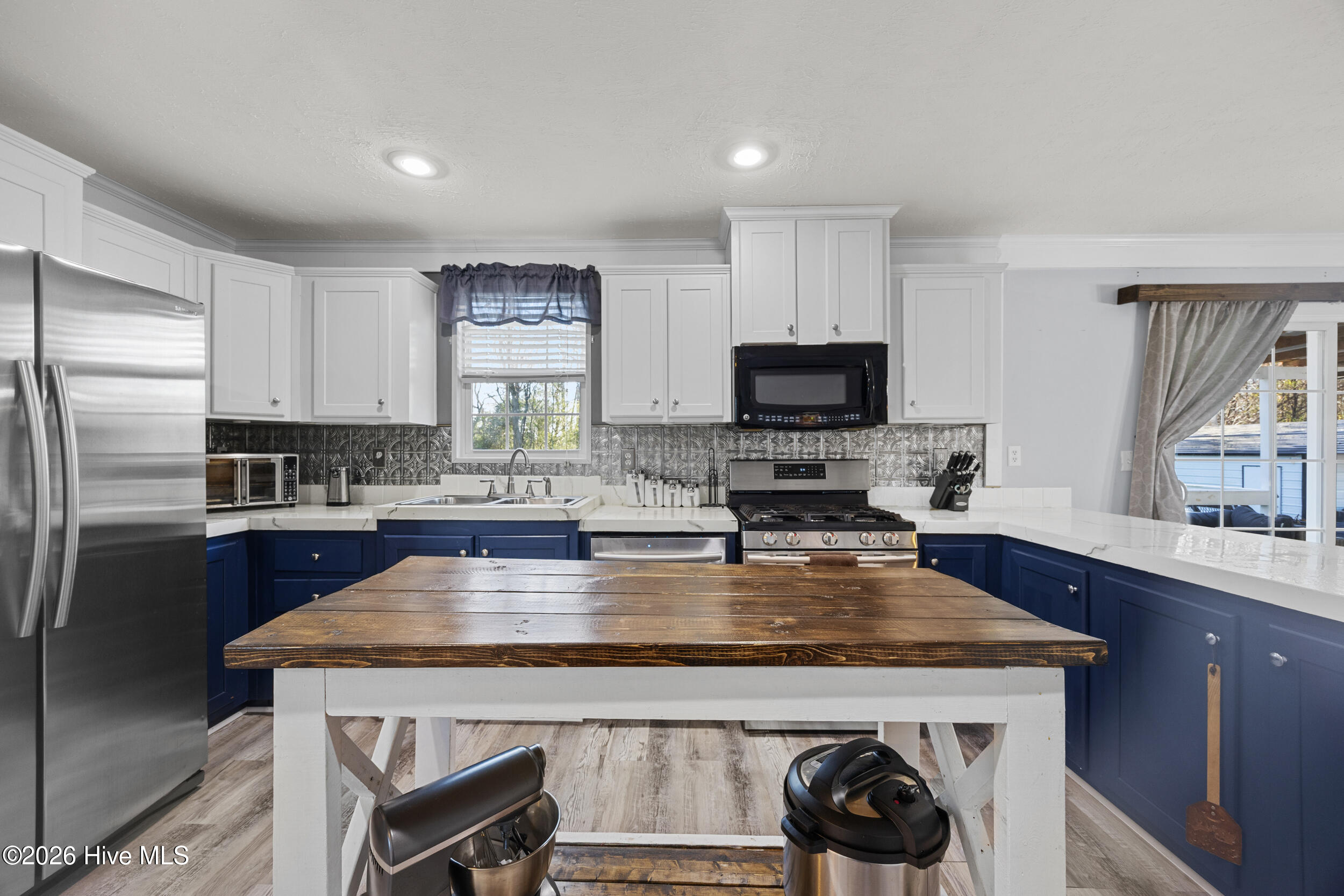 101 R & B Court, Chinquapin, NC 28521 – photo 13: 16_kitchen
