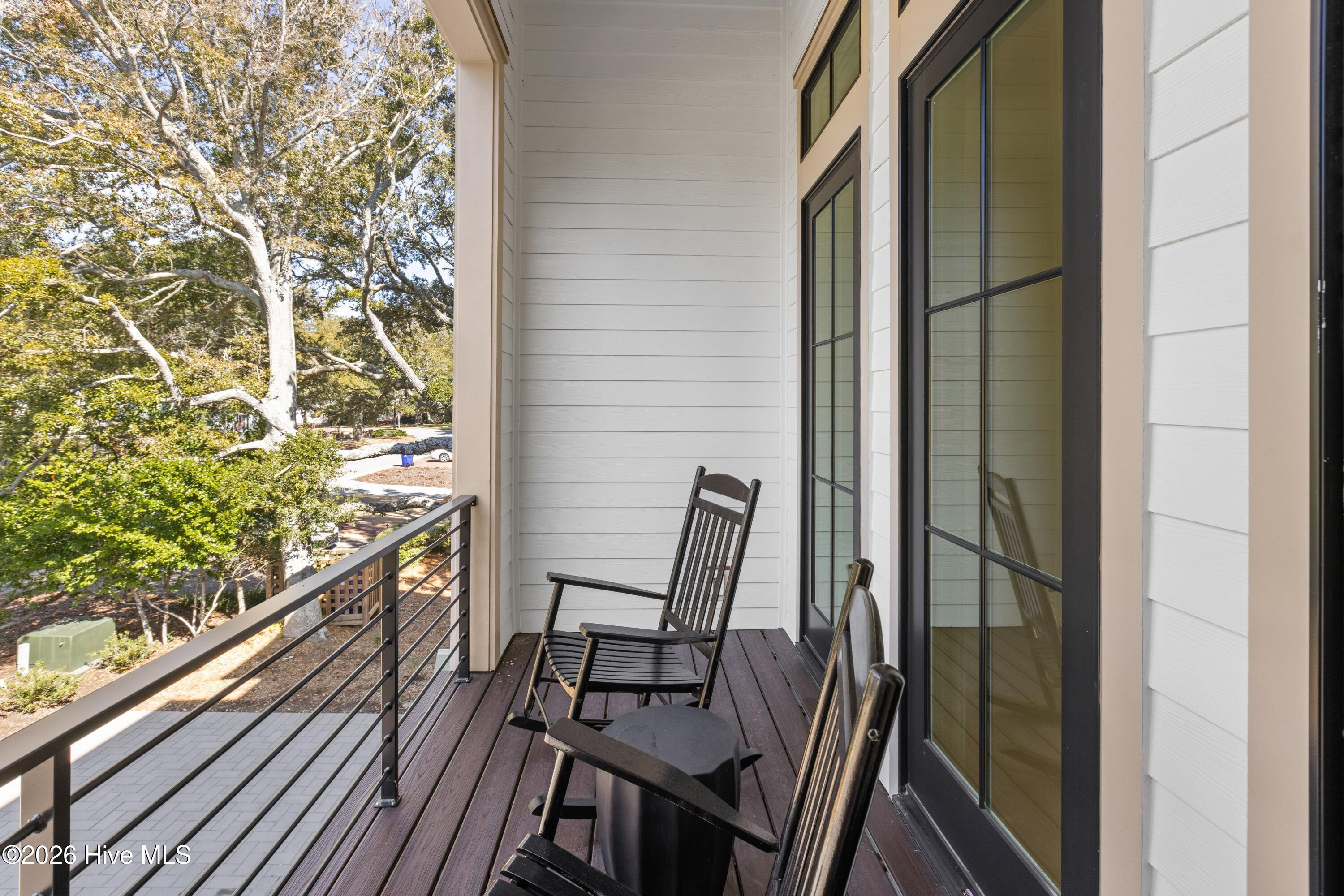 100556008 | Photo 26