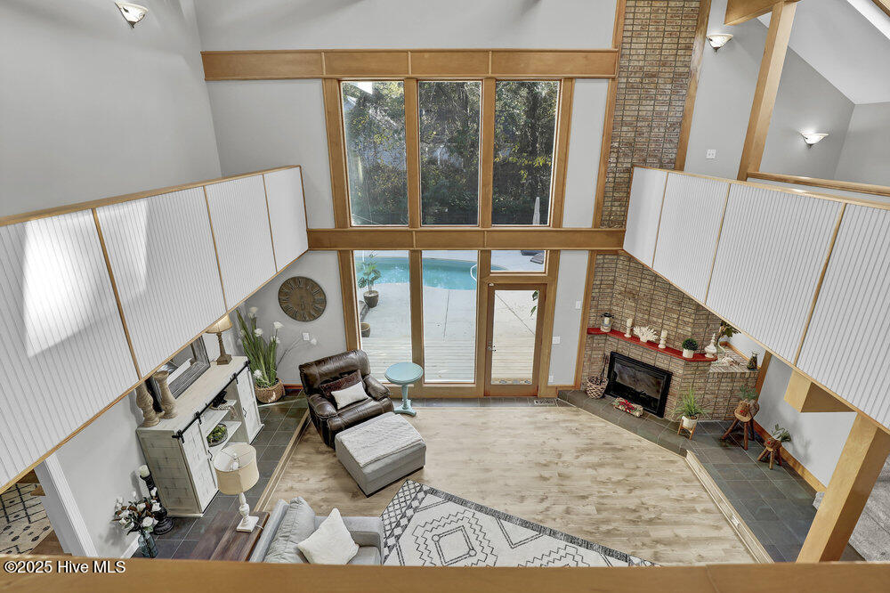 100542503 | Photo 28