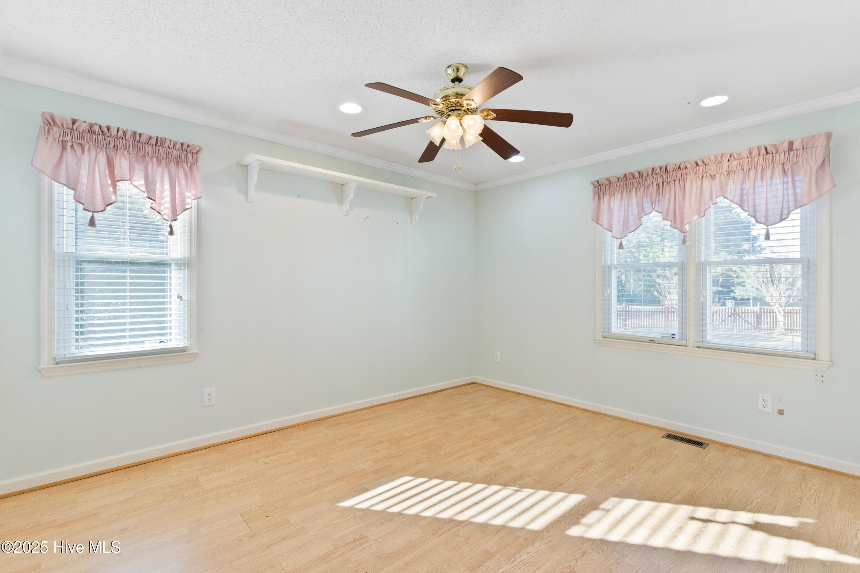 100540586 | Photo 37