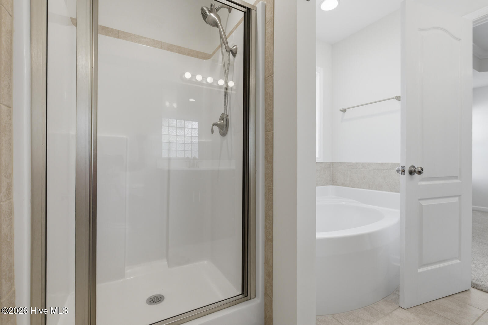 100568467 | Photo 26